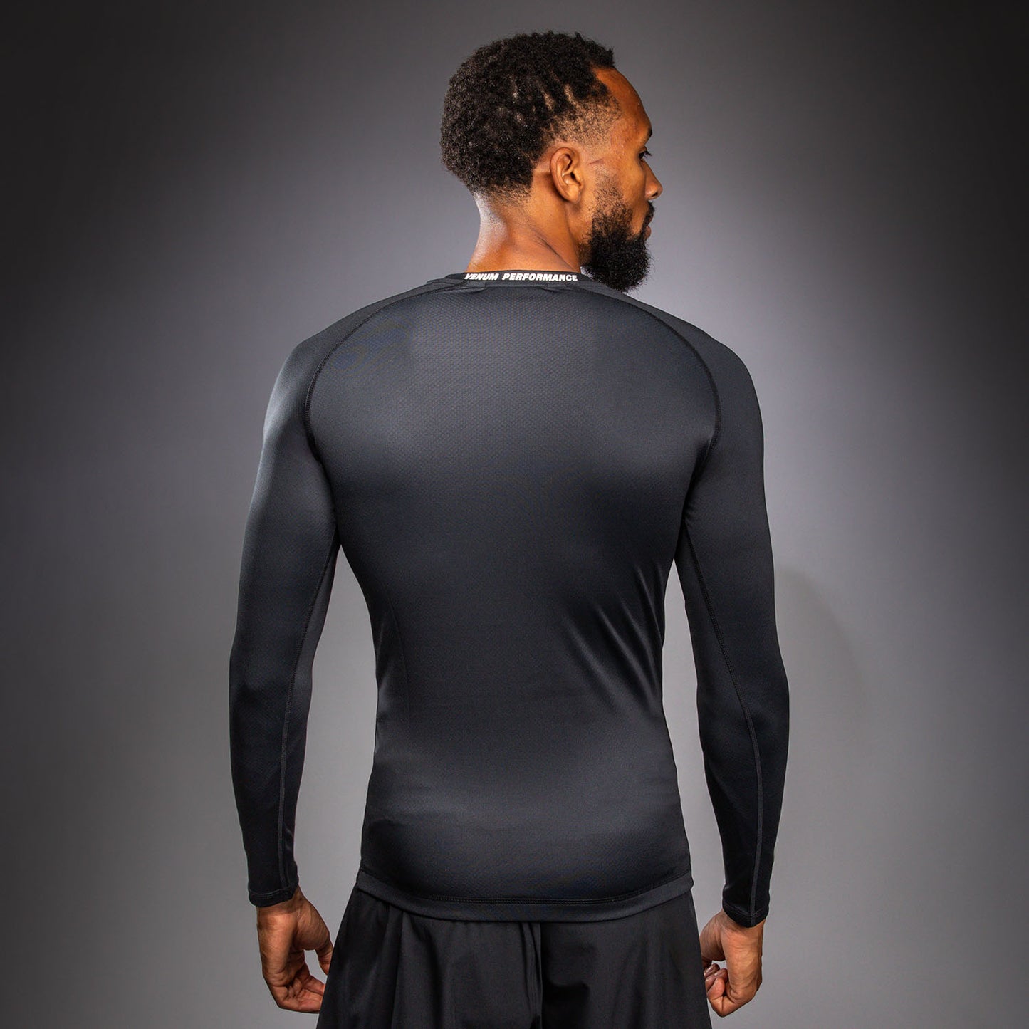 Venum Edge Rashguard met lange mouwen – Zwart/Zand