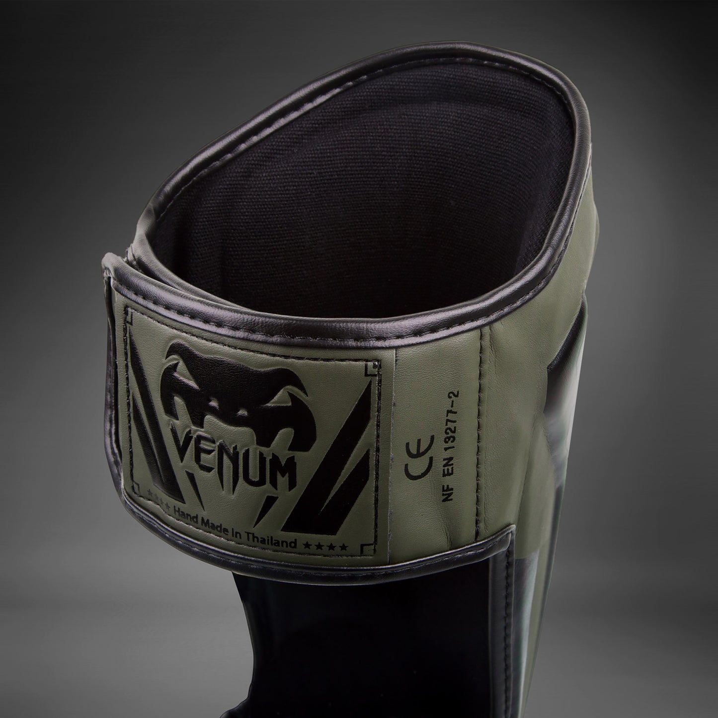 Venum Elite Standup Scheenbeschermers - kaki/zwart