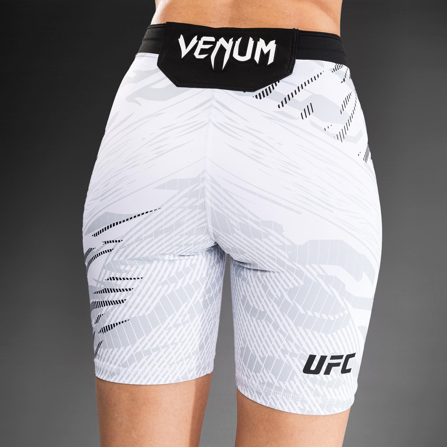 UFC Fusion by Venum Authentic Fight Night Vale Tudo Shorts voor Dames - Lang Fit - Wit