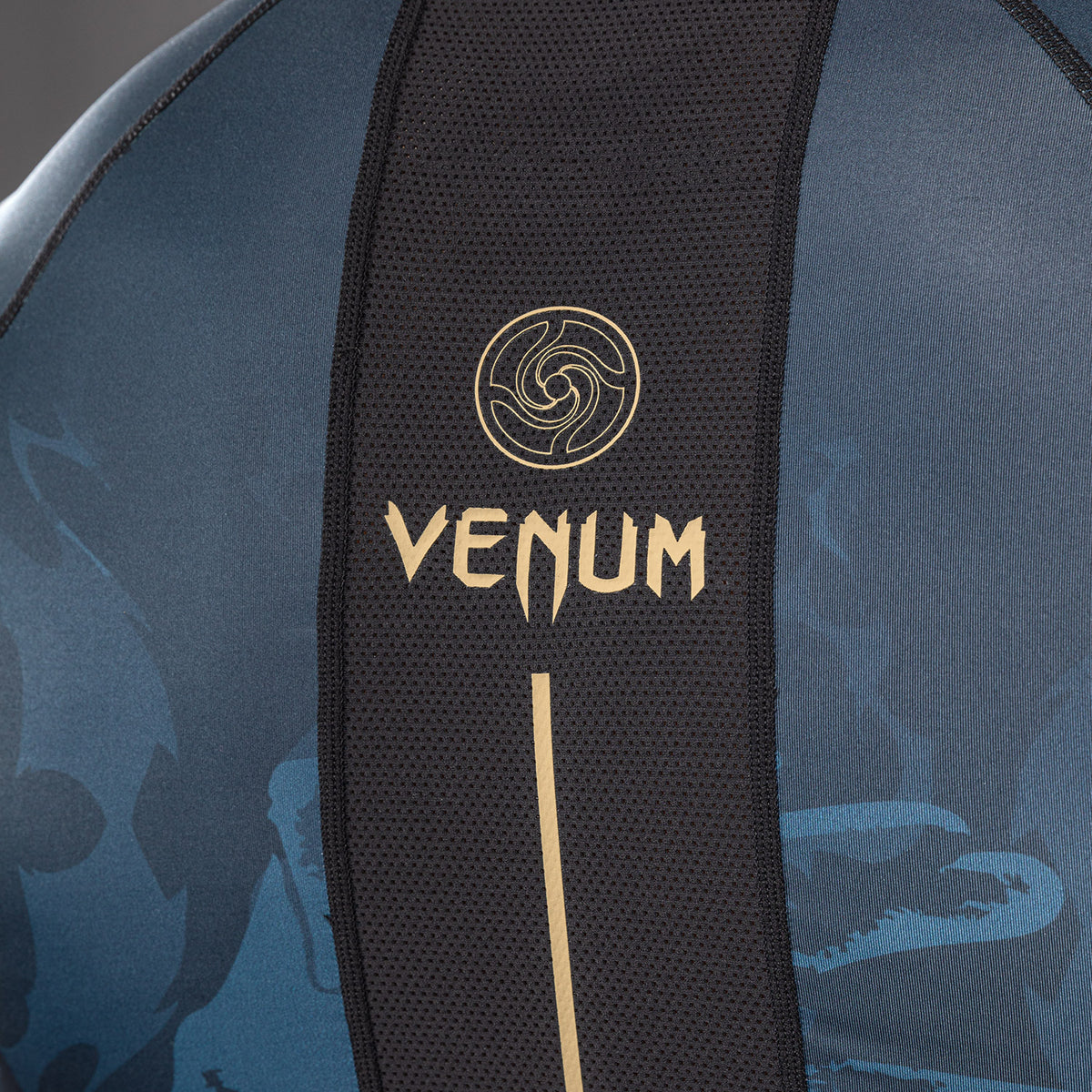 Jujutsu Kaisen x Venum Fushiguro Rashguard met korte mouwen – Oceaan Blauw