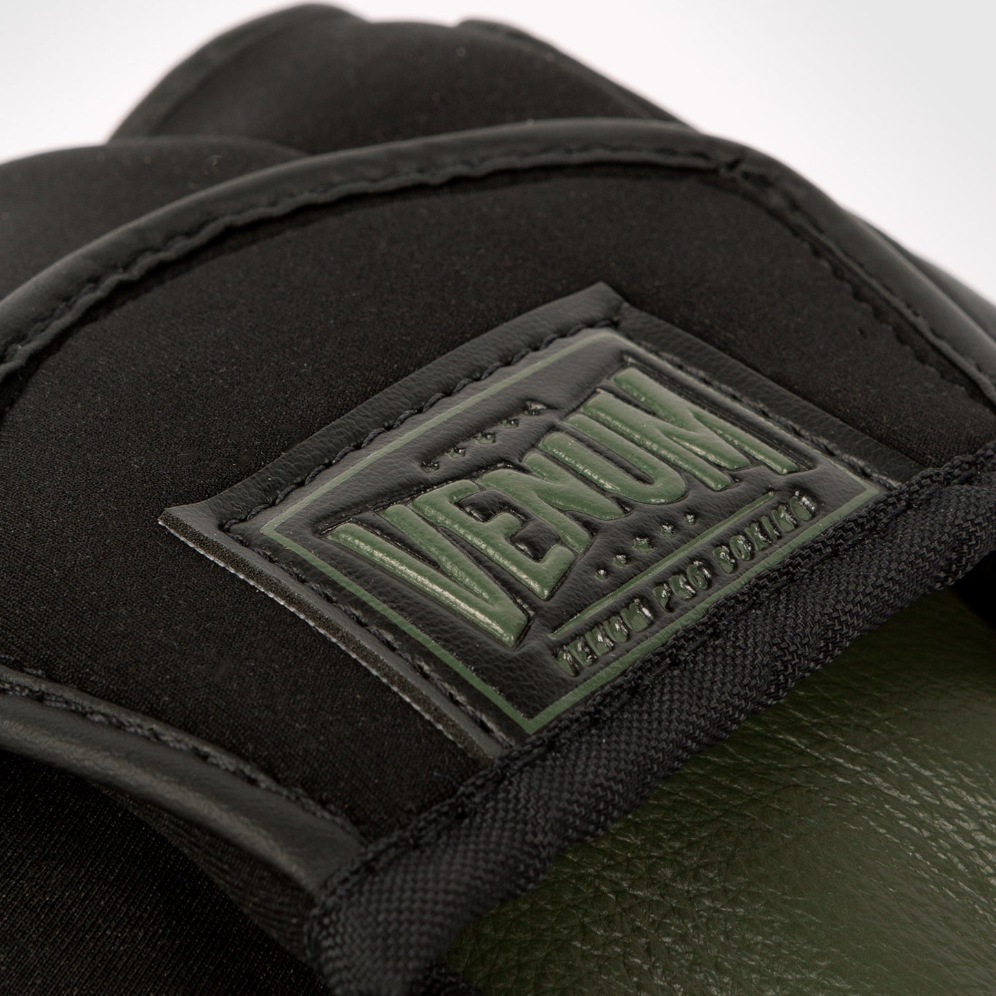 Venum Pro Boxing - Mini Gebogen Stoothandschoenen (Paar) - Khaki/Gold