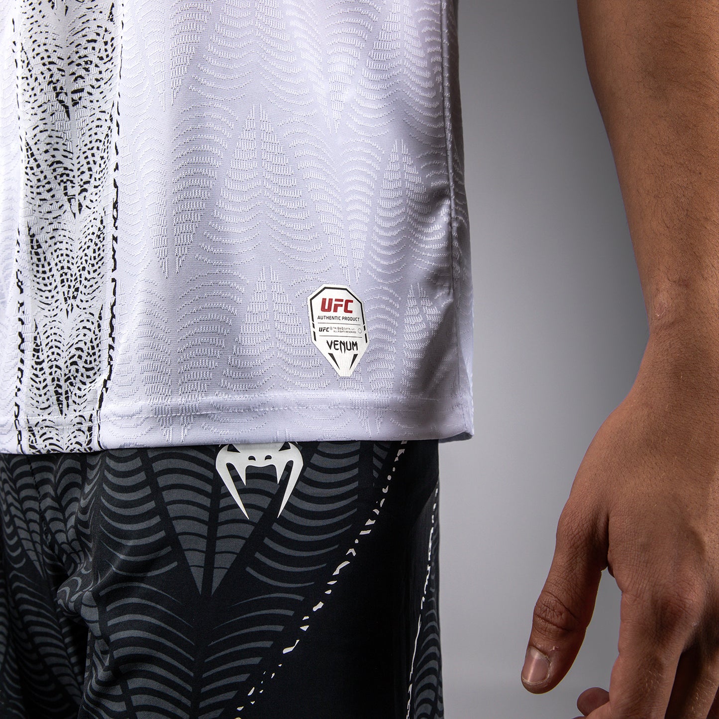 UFC Zenith by Venum Authentic Fight Night Officieel Walkout-shirt Heren - Wit