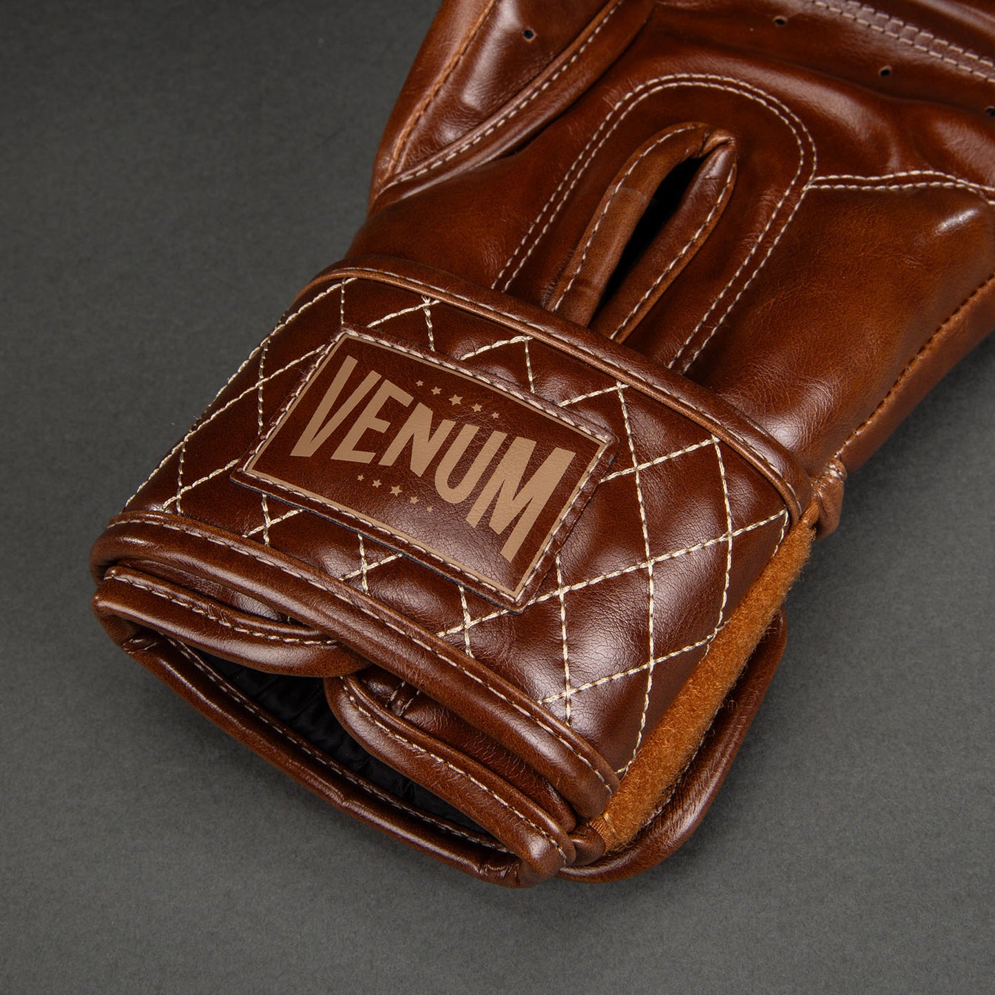 Venum Impact Classic Bokshandschoenen - Glanzend Havana