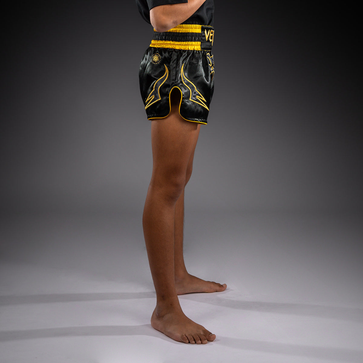 Venum Bangkok Fury Muay Thai-short voor kinderen - Zwart/Goud