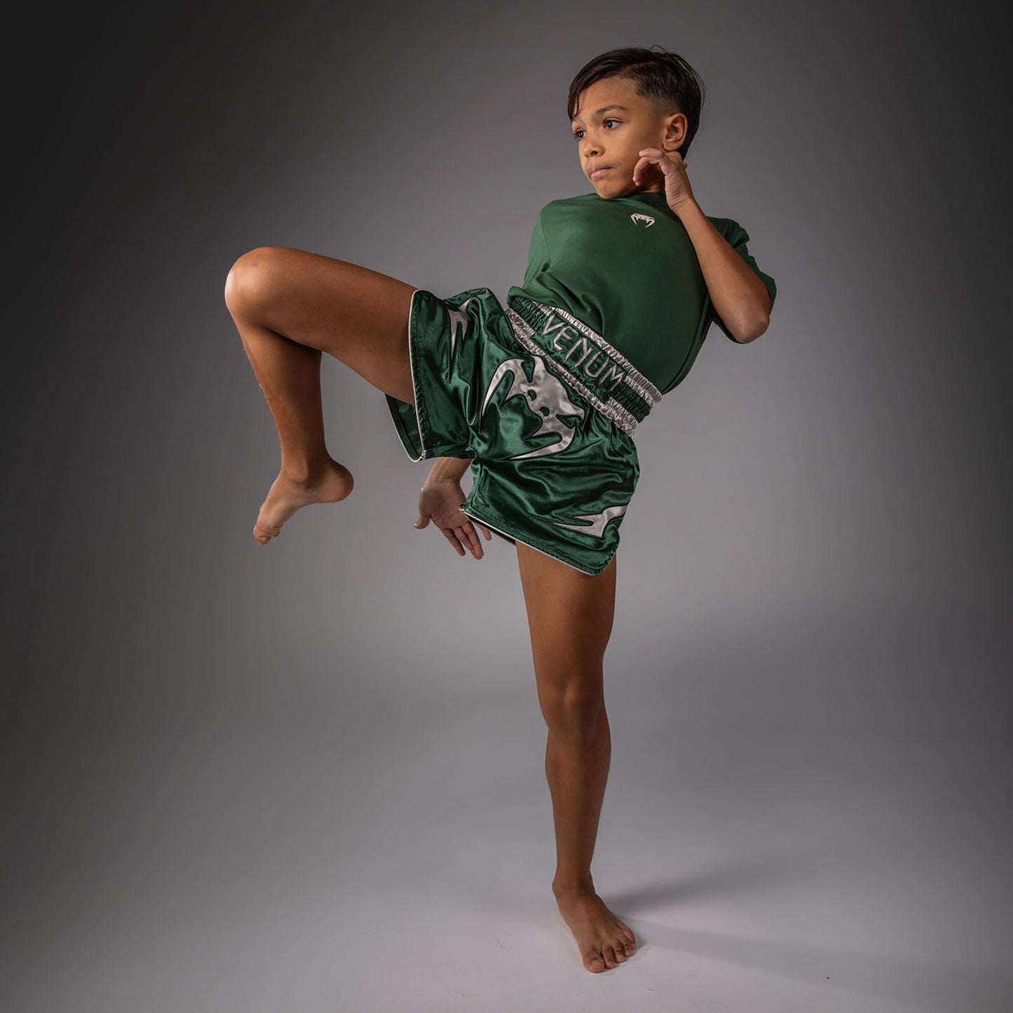 Venum Inferno Muay Thai Short – Bosgroen/Off White