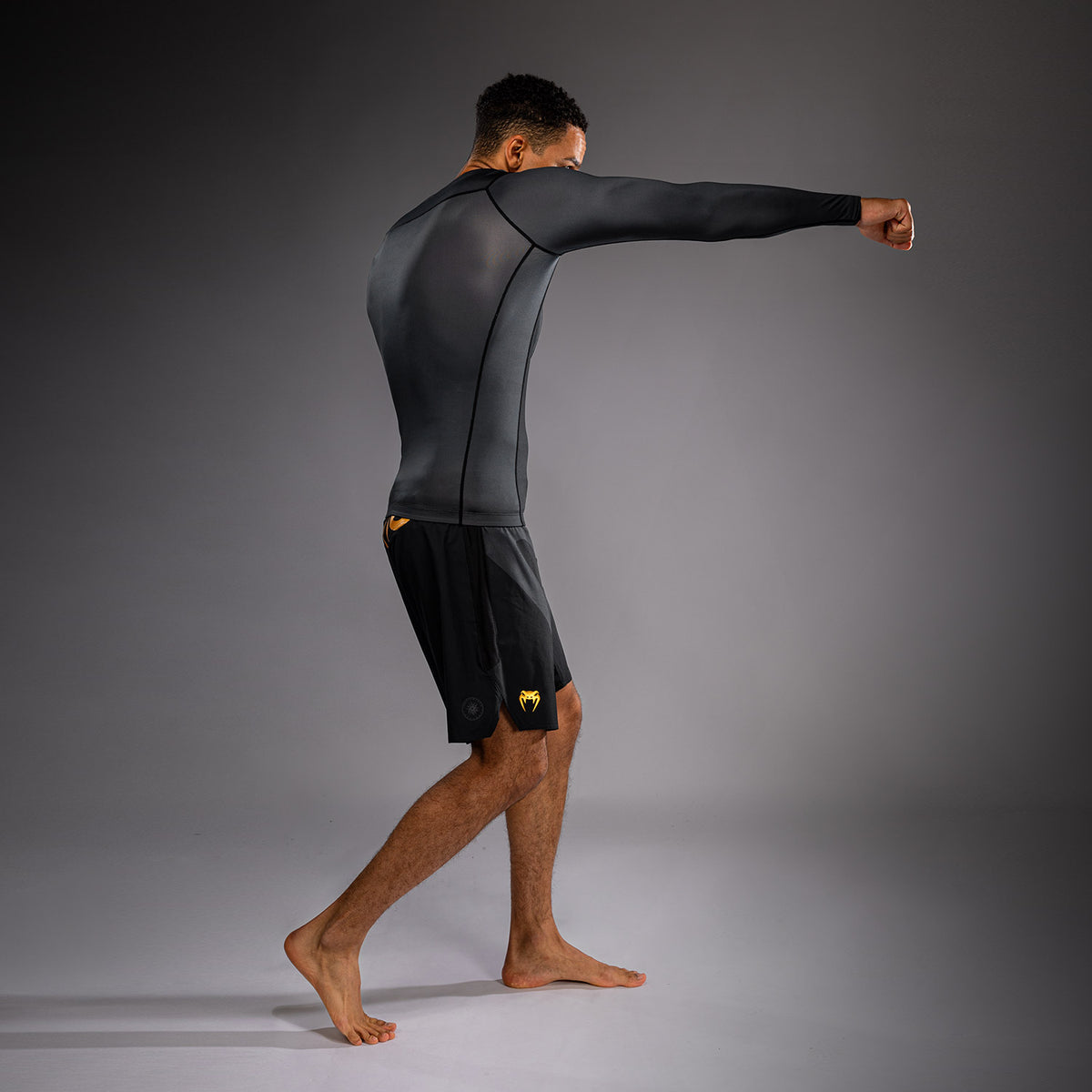 Venum Attack Rashguard met lange mouwen - Zwart/Goud