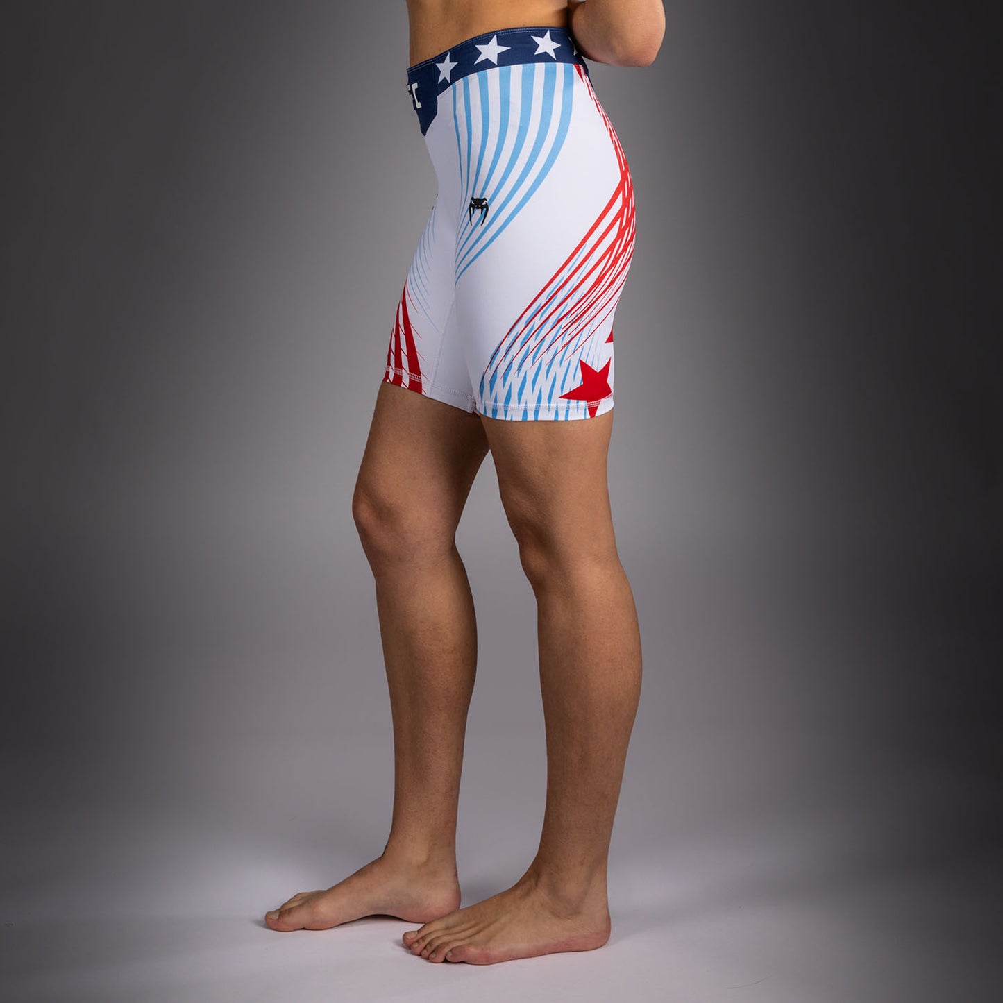 Official UFC Freedom 250 by Venum Authentic Vale Tudo Shorts Long Fit voor dames - Wit