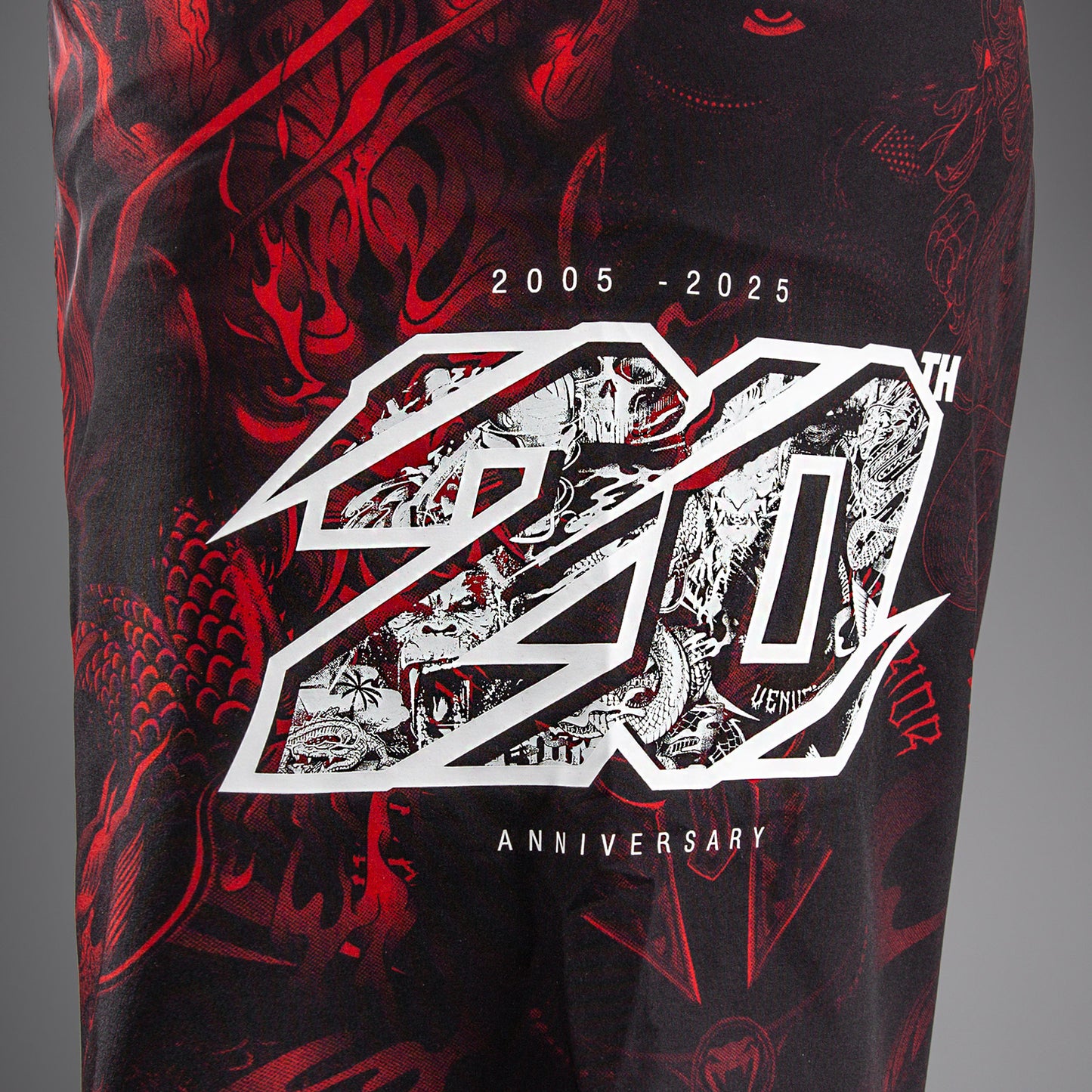 Venum 20th Anniversary Fightshorts - Zwart/Rood