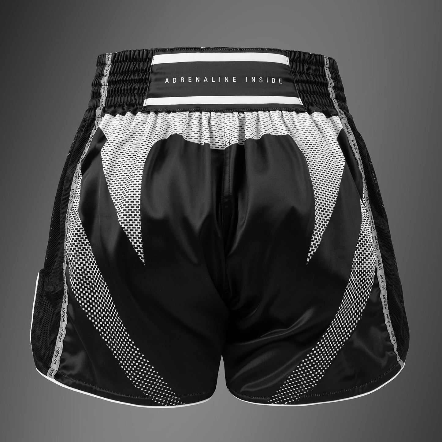 Venum Adrenaline Muay Thai Shorts – Zwart/Zilvergrijs