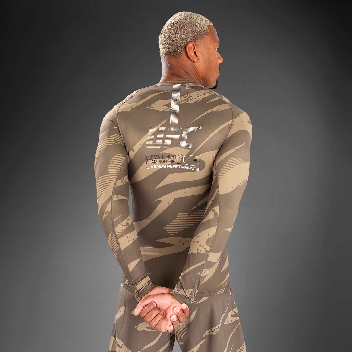 UFC Adrenaline By Venum Fight Week Prestatie Rashguard Met Lange Mouwen - Desert Camo