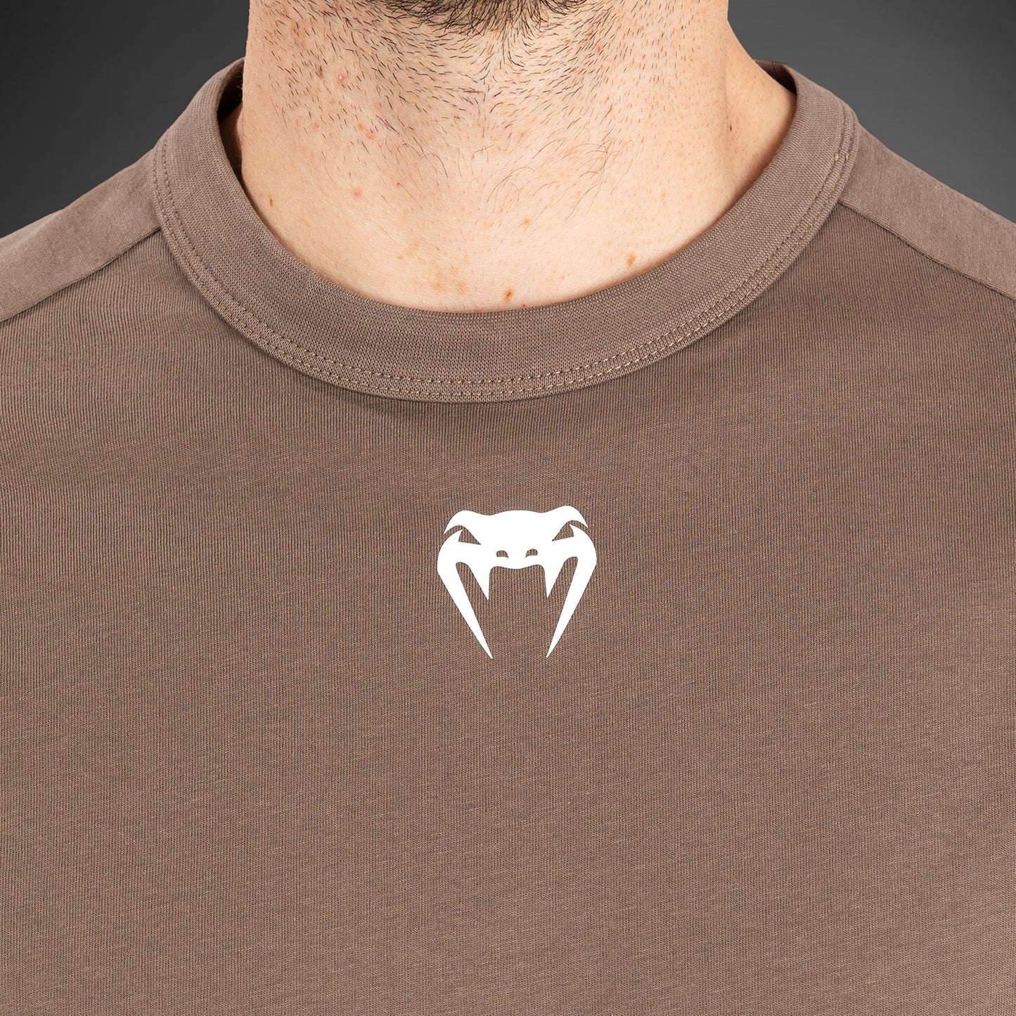 UFC Adrenaline By Venum Fight Week Heren T-Shirt Met Lange Mouwen - Bronze