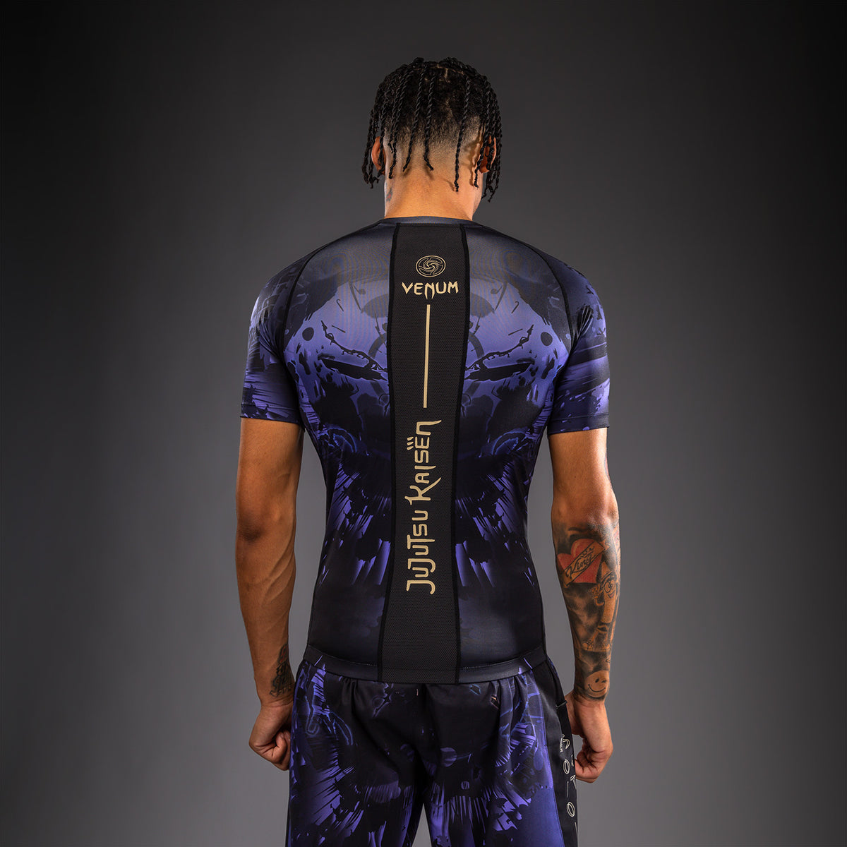 Jujutsu Kaisen x Venum Gojo Rashguard met korte mouwen – Paars