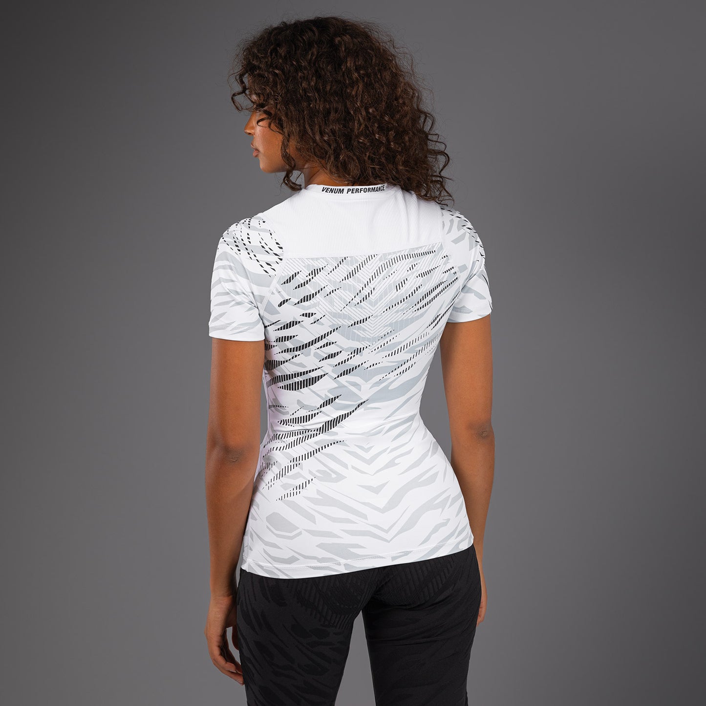 UFC Fusion by Venum Authentic Fight Night Korte Mouwen Performance Rashguard voor Dames - Wit