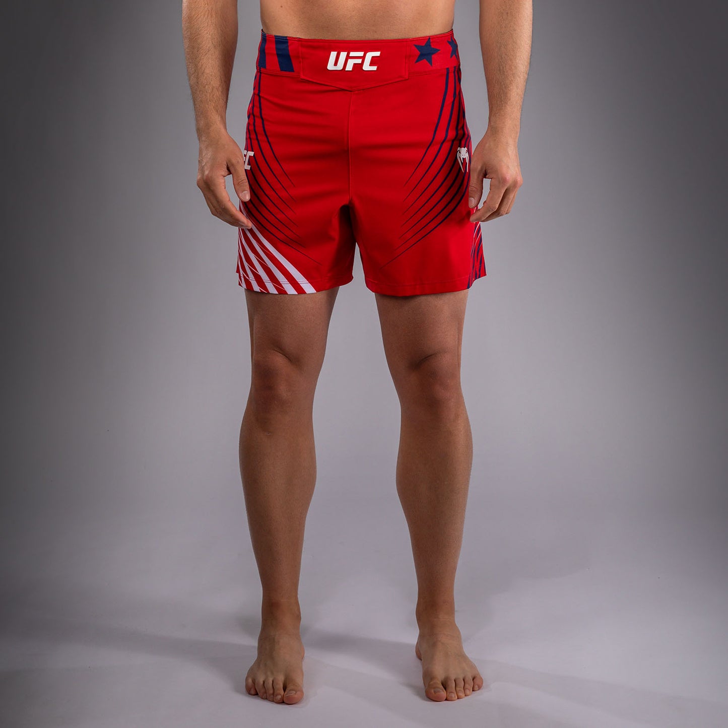 Official UFC Freedom 250 by Venum Authentic Fight Night Fight Shorts Short Fit voor heren - Rood