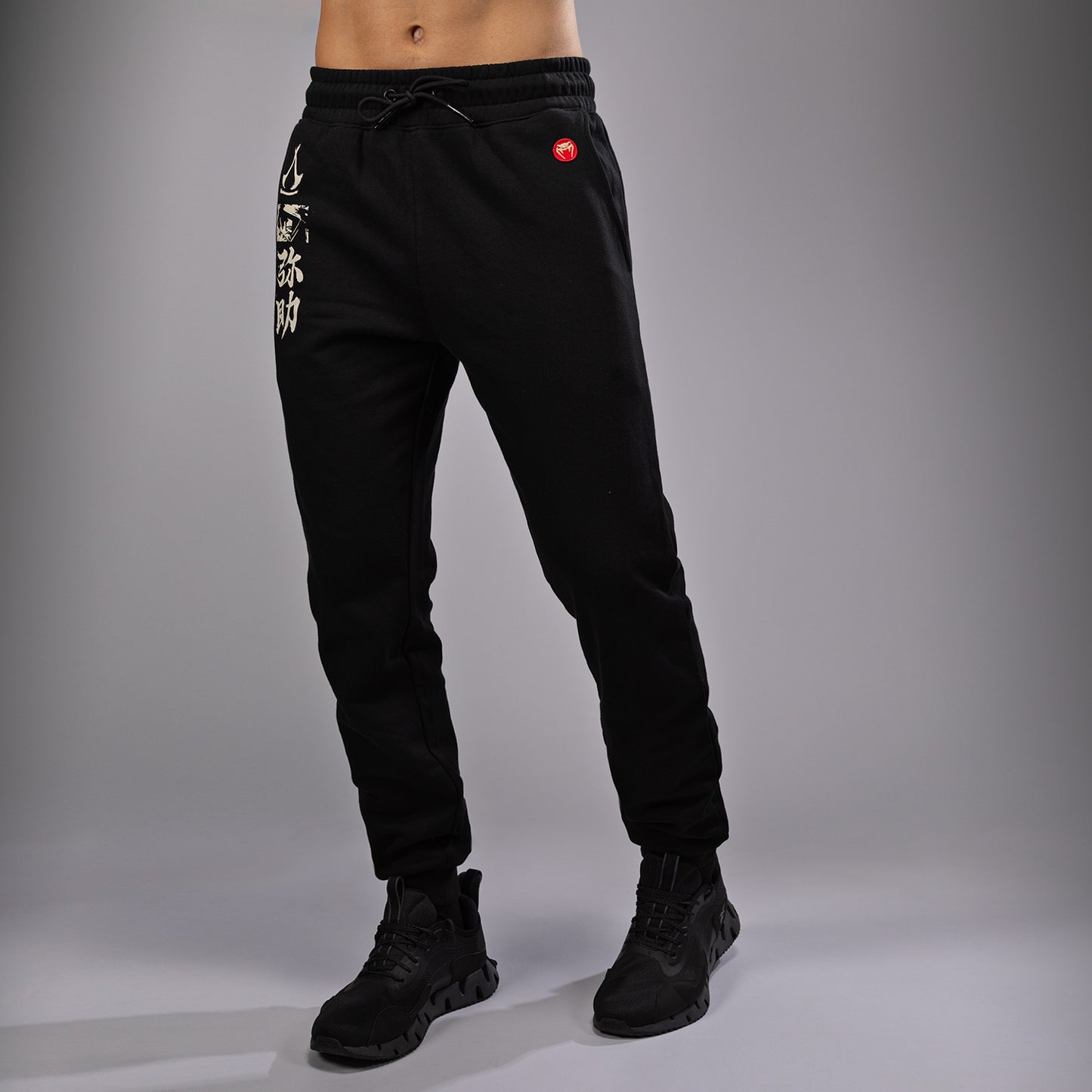 Venum x Assassin’s Creed Shadows Joggers - Zwart