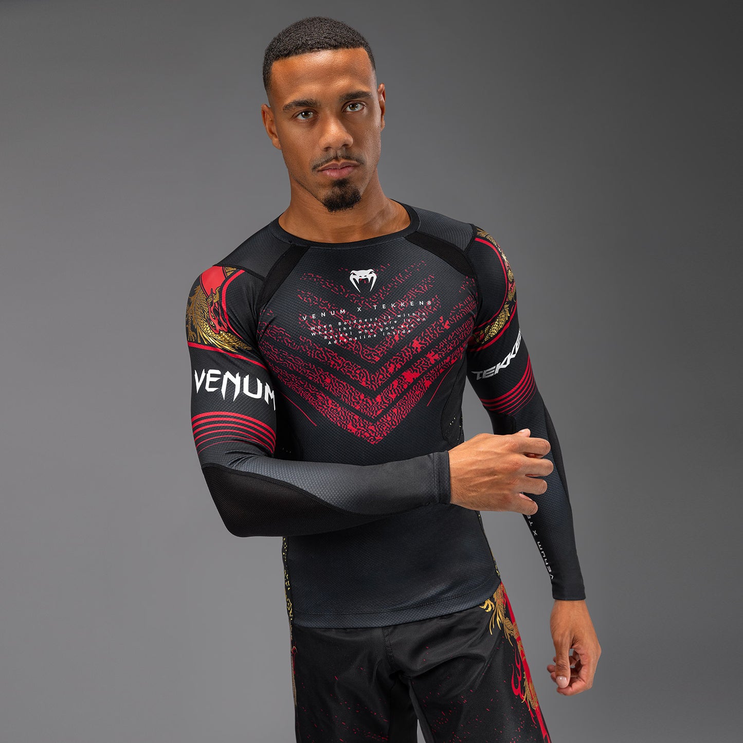 Venum x TEKKEN 8 - Marshall Law Rashguard - Zwart/Rood/Goud