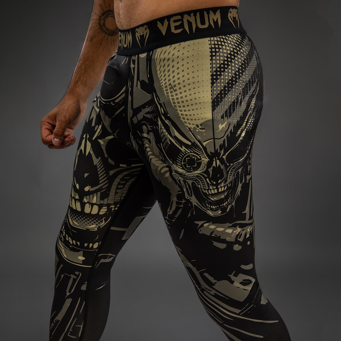 Venum Invader Spats - Zwart/Zand