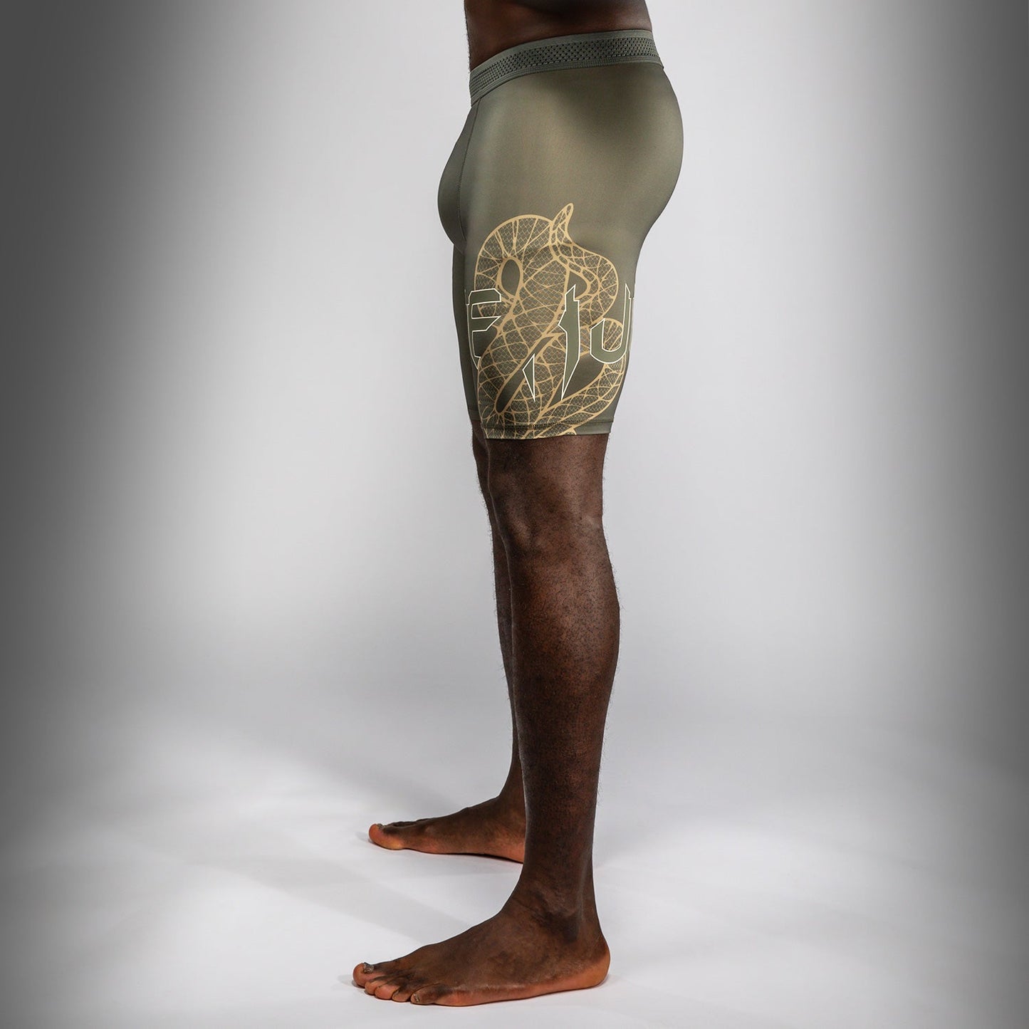 Venum Serpenti Vale Tudo Shorts – Khaki/Bronze/Ivoor