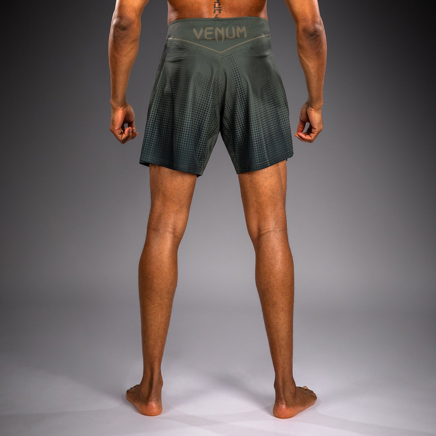 Venum Stealth Fightshorts – Kaki/Donkergroen
