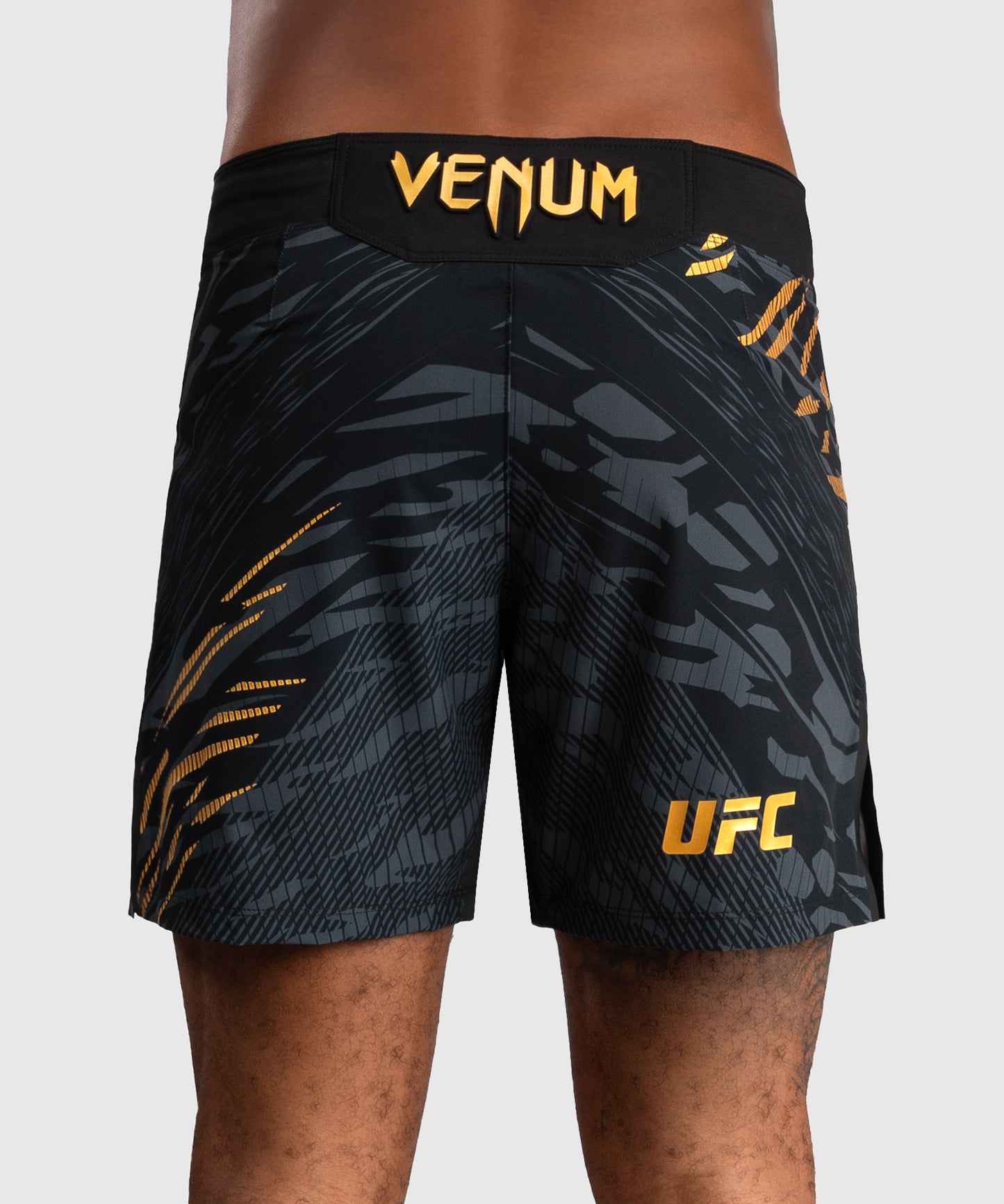 UFC Fusion by Venum Authentic Fight Night Fight Shorts voor Heren - Kort Fit - Champion