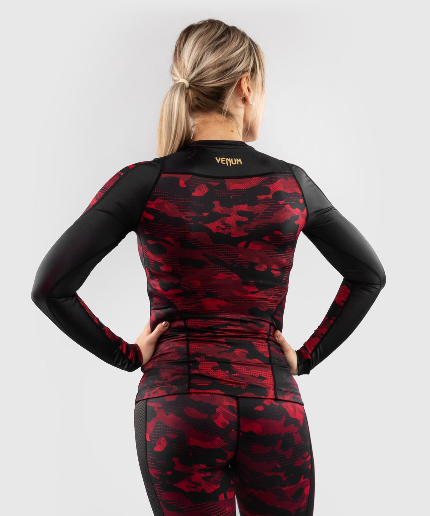 Venum Defender-rashguard met lange mouwen – voor dames - Zwart/Rood