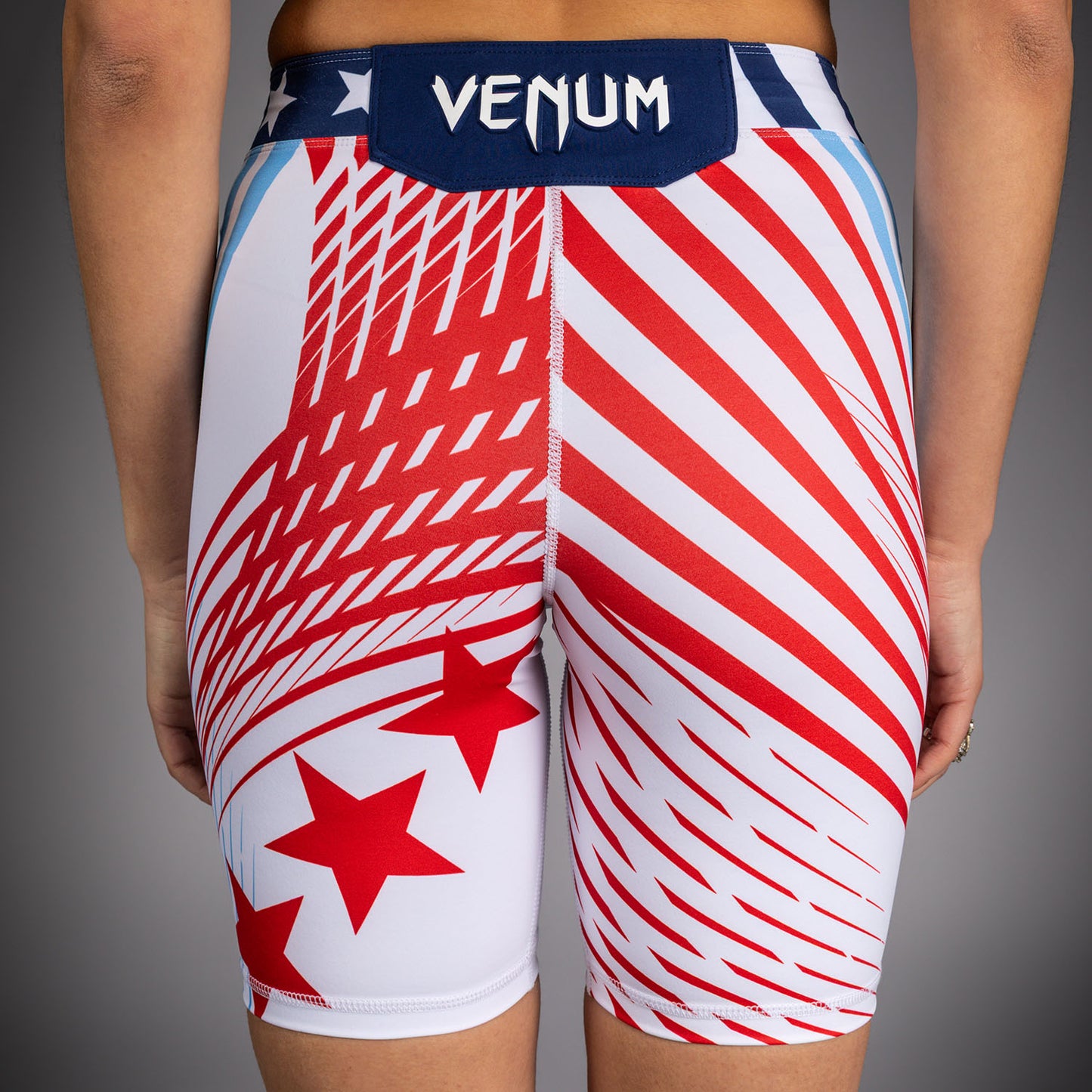 Official UFC Freedom 250 by Venum Authentic Vale Tudo Shorts Long Fit voor dames - Wit