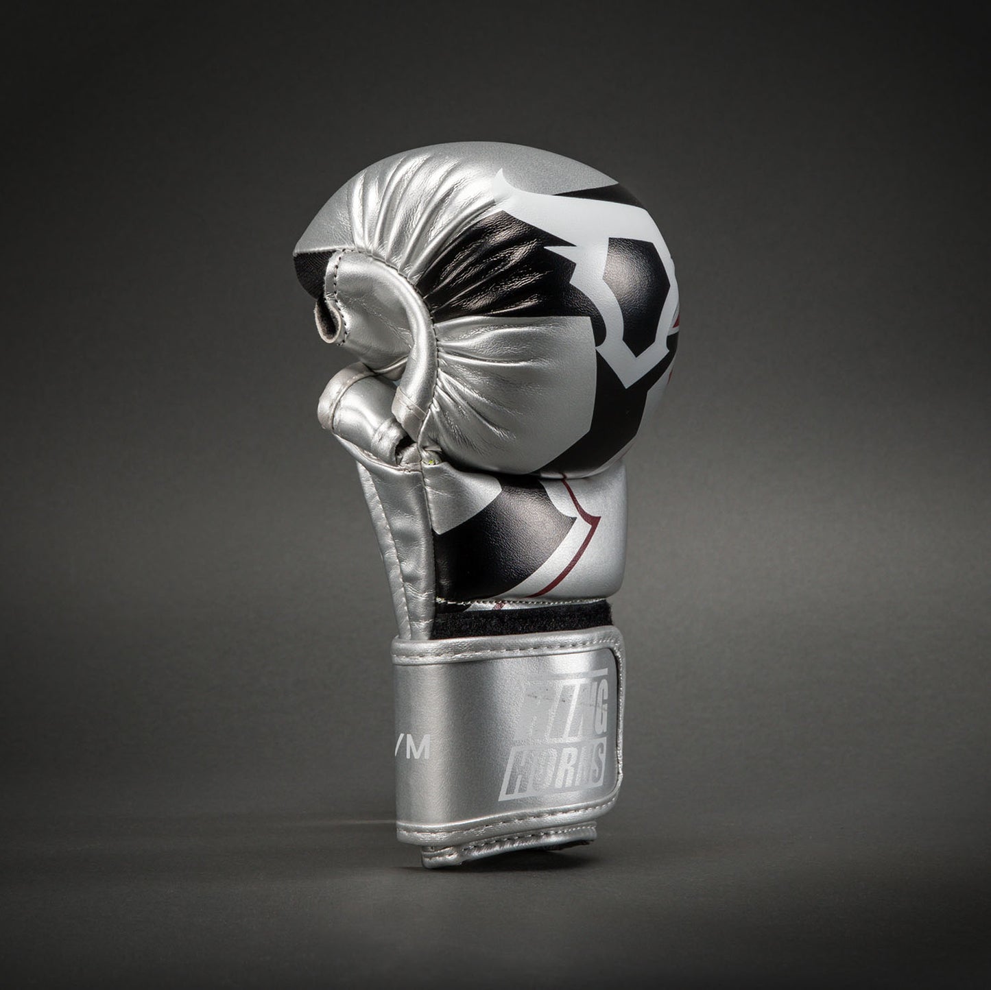 Ringhorns Charger by Venum MMA Handschoenen – Zilver/Zwart