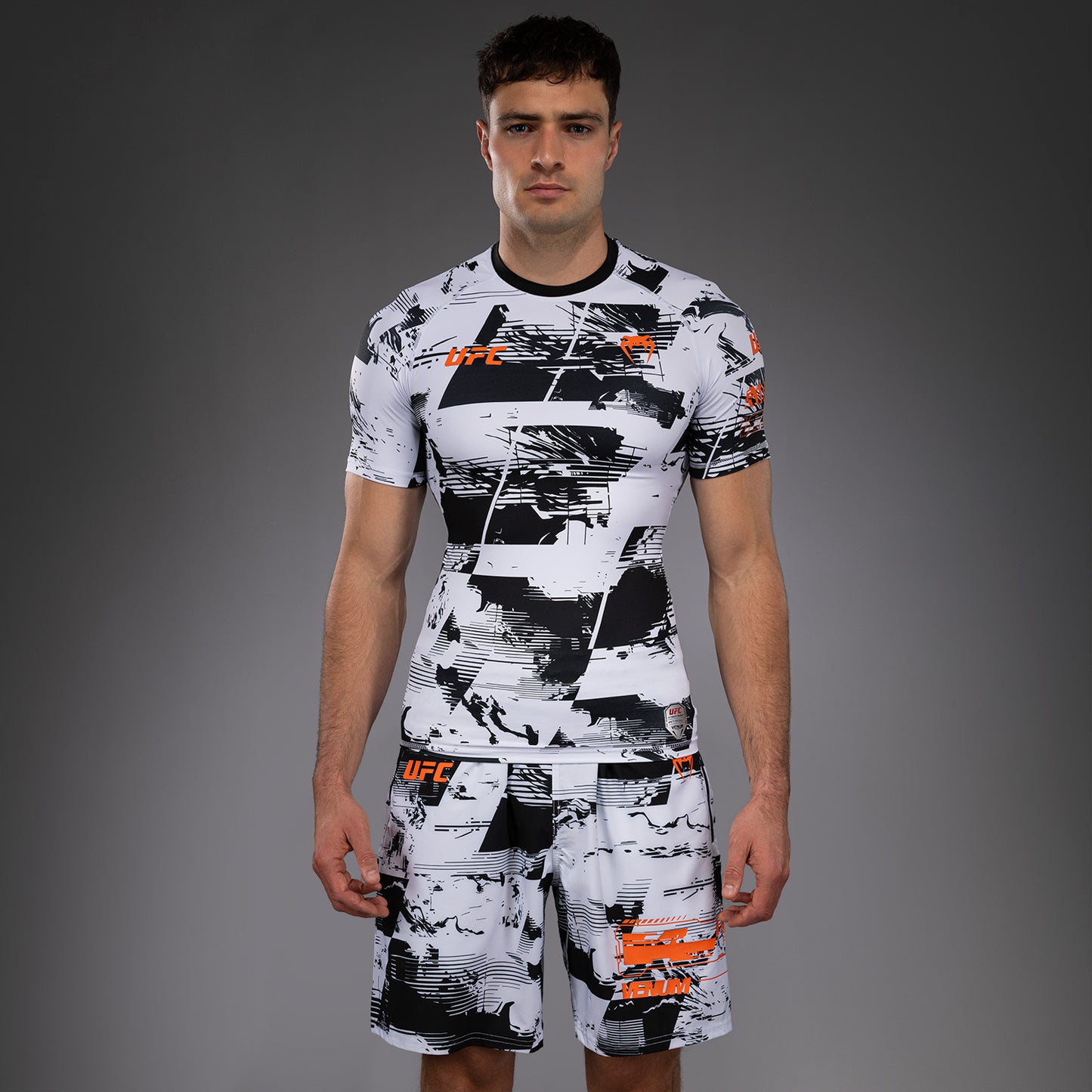 UFC Zenith by Venum Authentic Fight Week Performance Shortsleeve Rashguard Heren - Wit