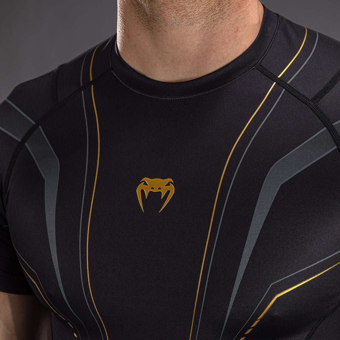 Venum Streamline Rashguard met korte mouwen – Zwart/Goud