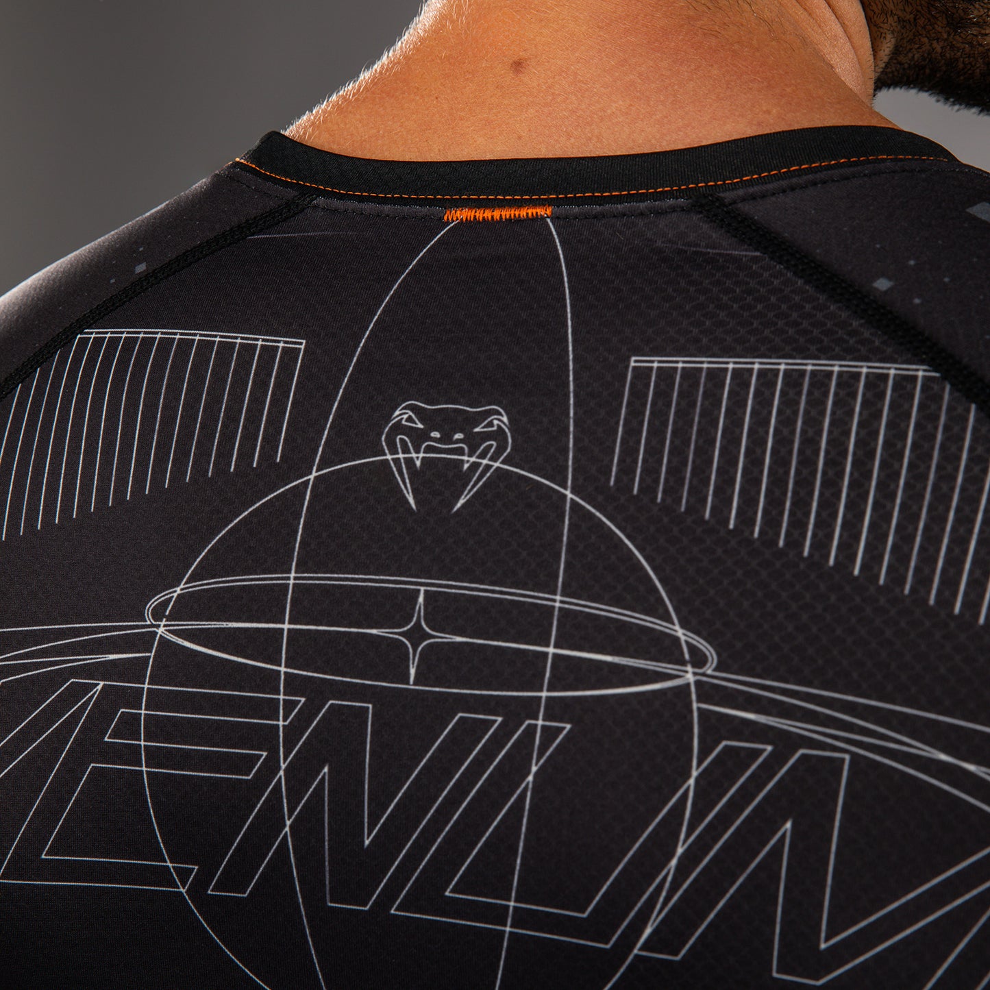Venum Eclipse Lange Mouw Rashguard – Zwart/Ivoor