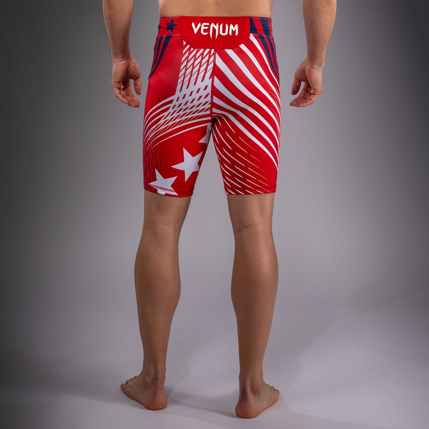 Official UFC Freedom 250 by Venum Authentic Fight Night Vale Tudo Shorts voor heren - Rood