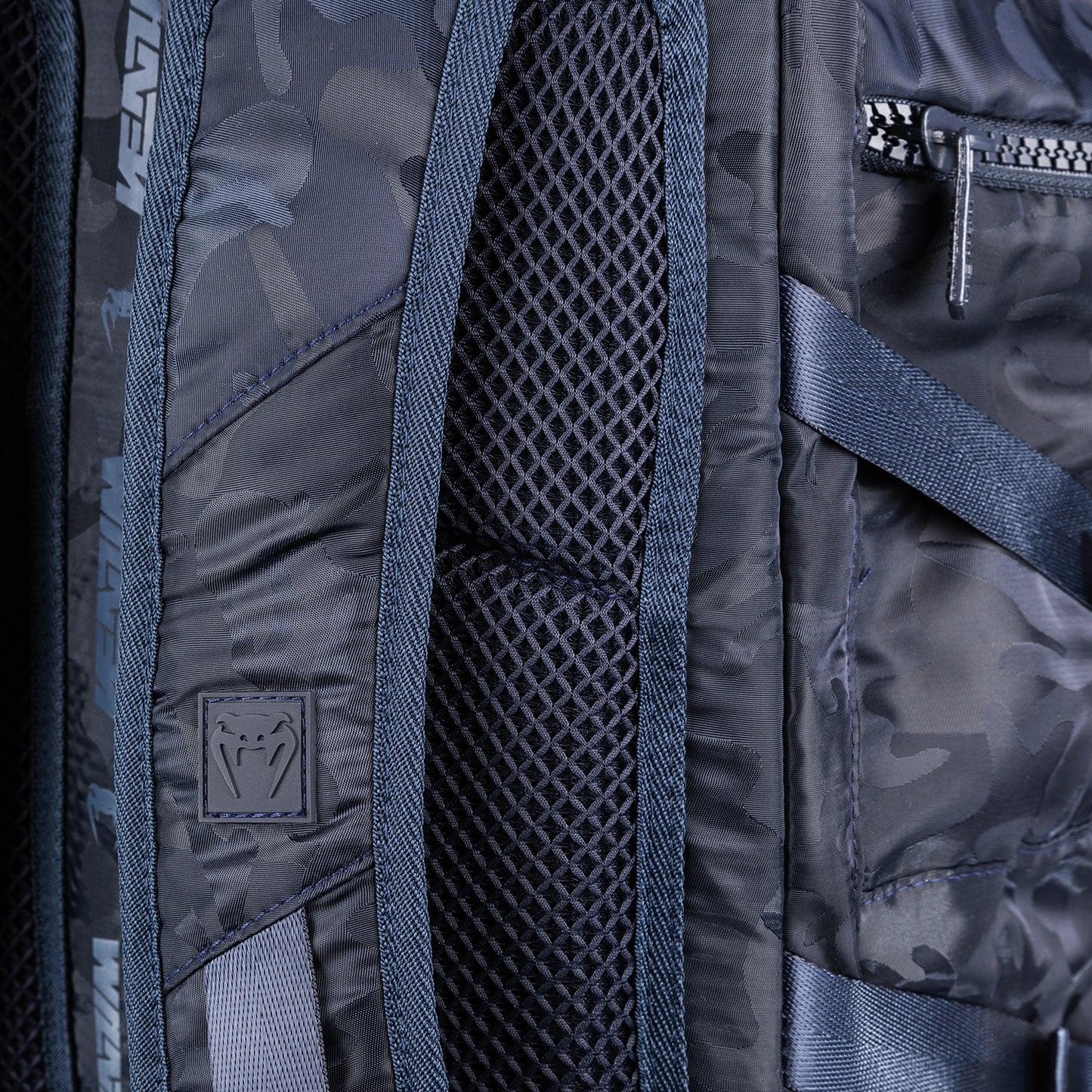 Venum Challenger Xtrem Rugzak (50-63L) – Camo/Blauw