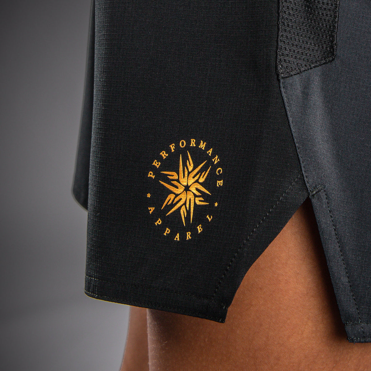 Venum Attack Fightshort voor kinderen - Zwart/Goud