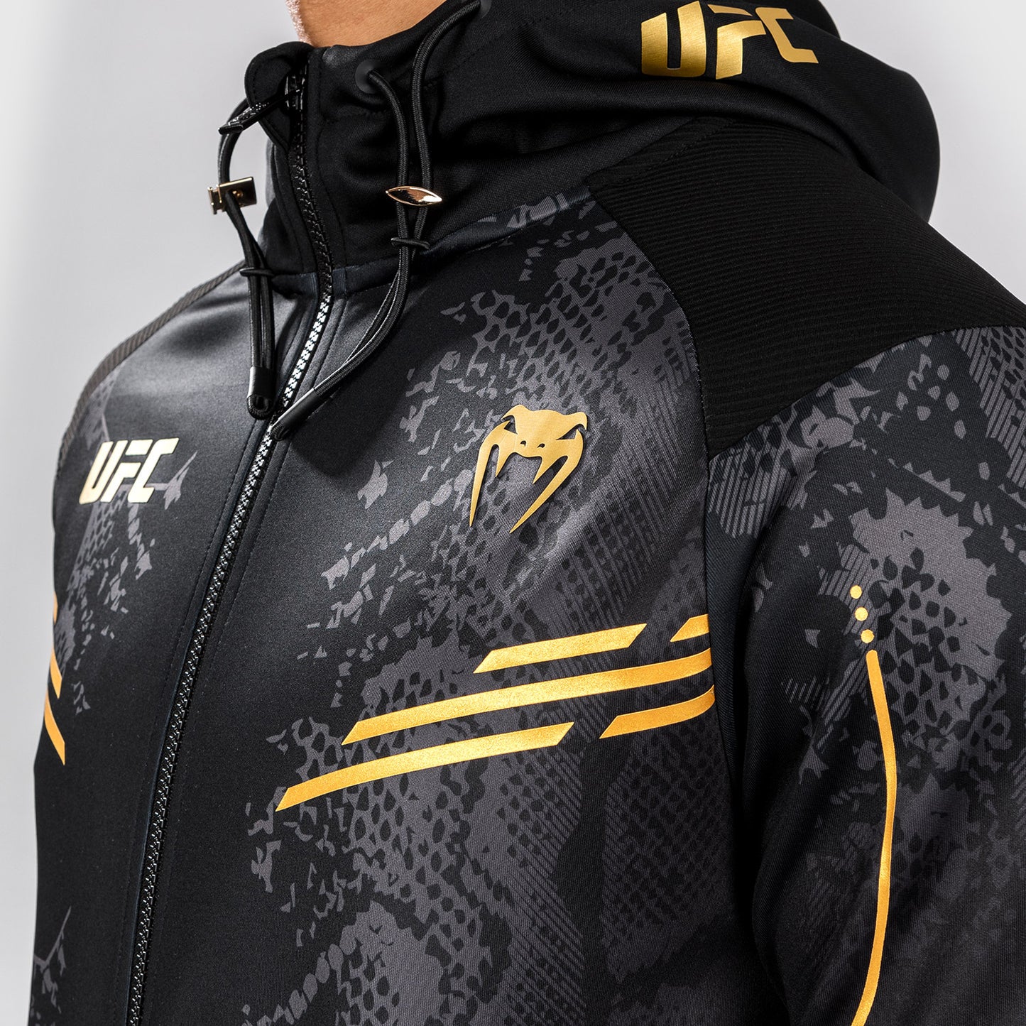 UFC Adrenaline by Venum Authentic Fight Night Heren Walkout Hoodie - Champion