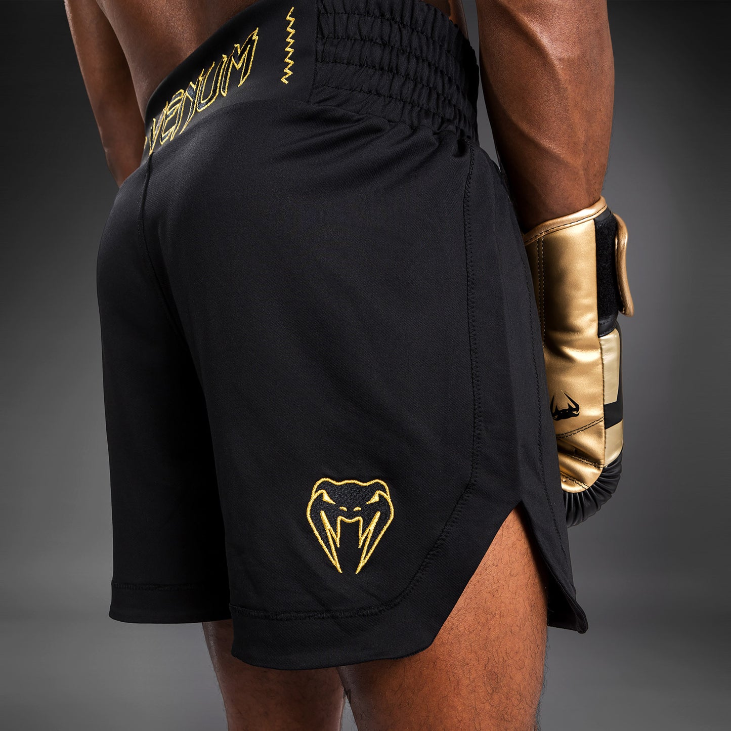 Venum Classic Boksshort - Zwart/Goud