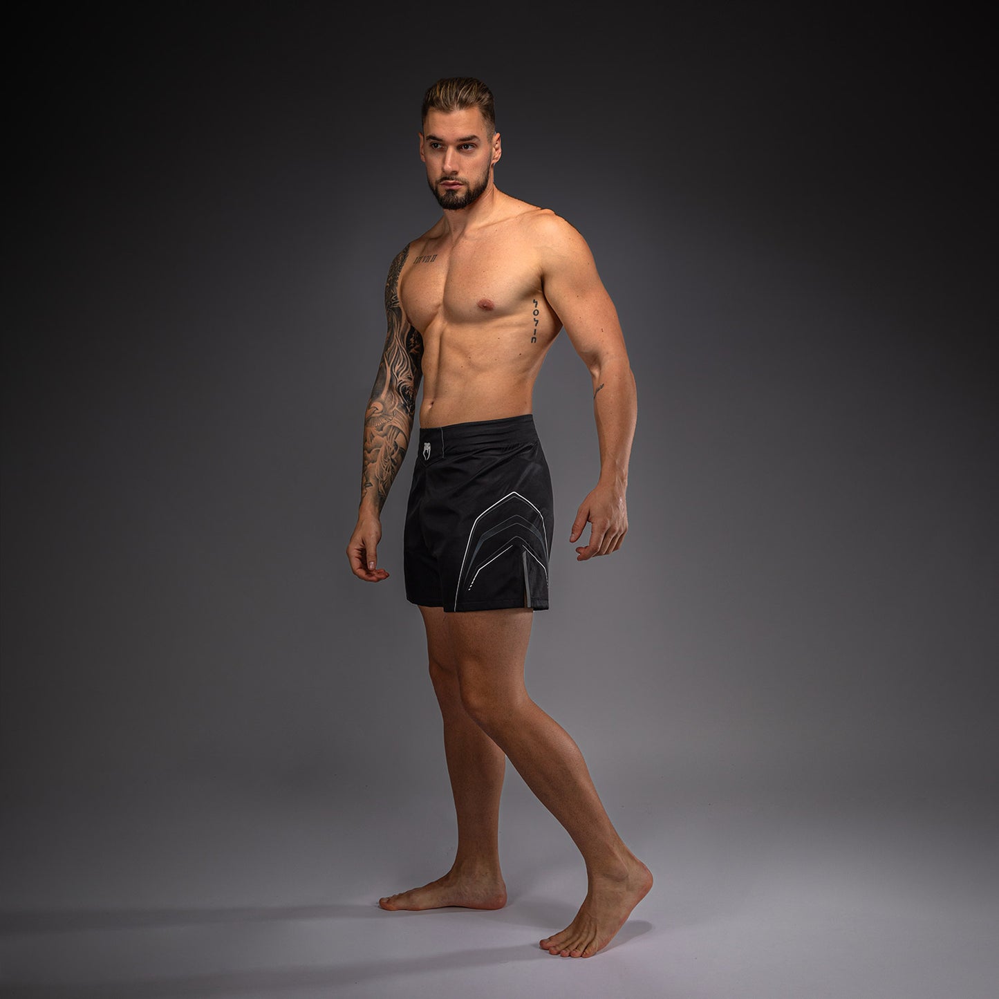 Venum Streamline Fightshorts – Zwart/Wit