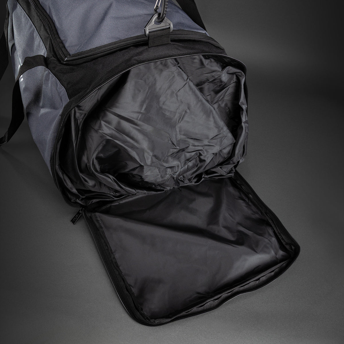 Venum Essential Sporttas (37 L) - Grijs/Zwart