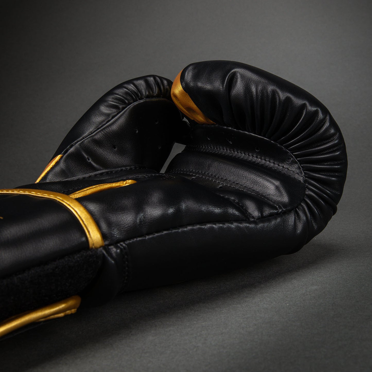 Venum Challenger 2.5 Bokshandschoenen – Zwart/Goud