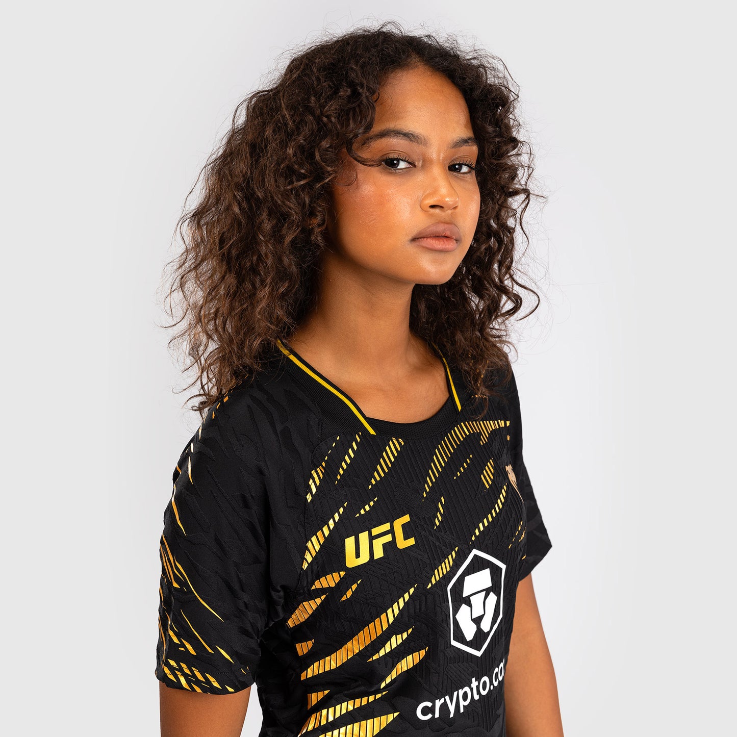 UFC Fusion by Venum Personalized Authentic Fight Night Exit T-shirt voor Dames - Kampioen