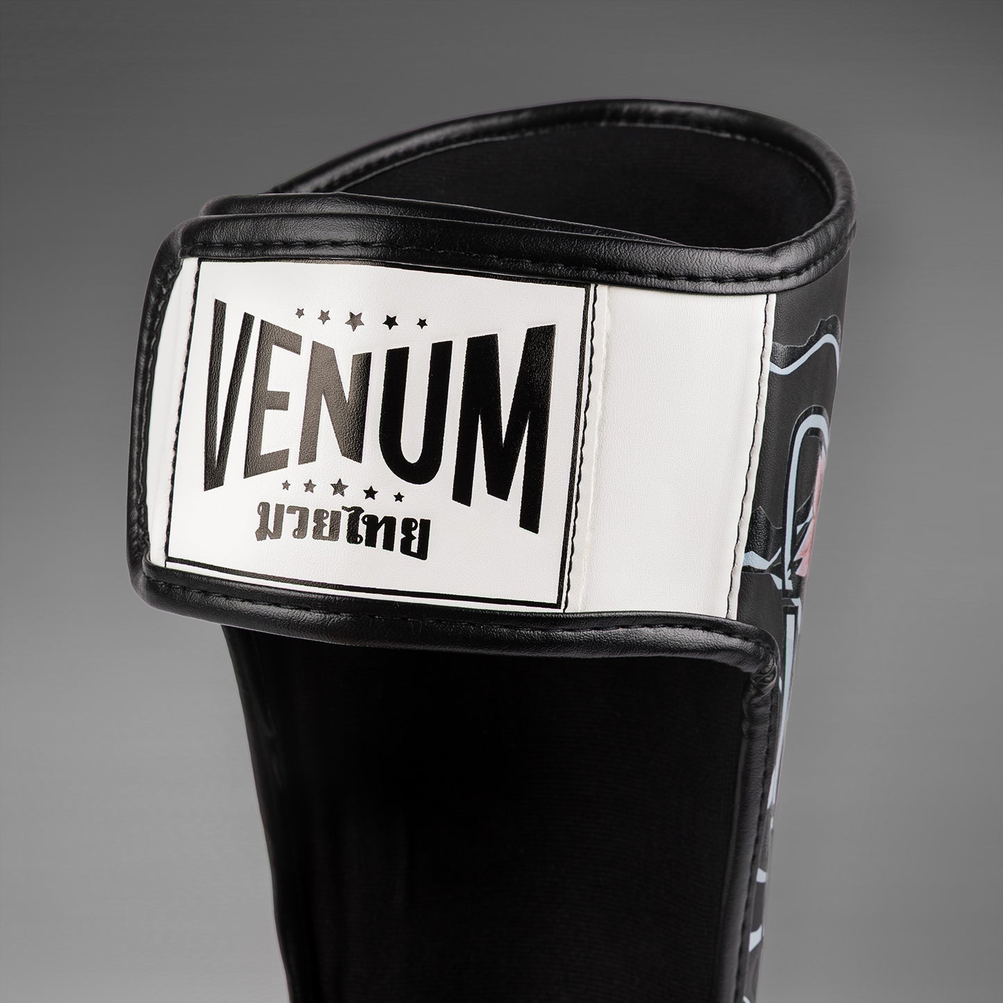 Venum x Tawanchay Scheenbeschermers – Zwart/Wit