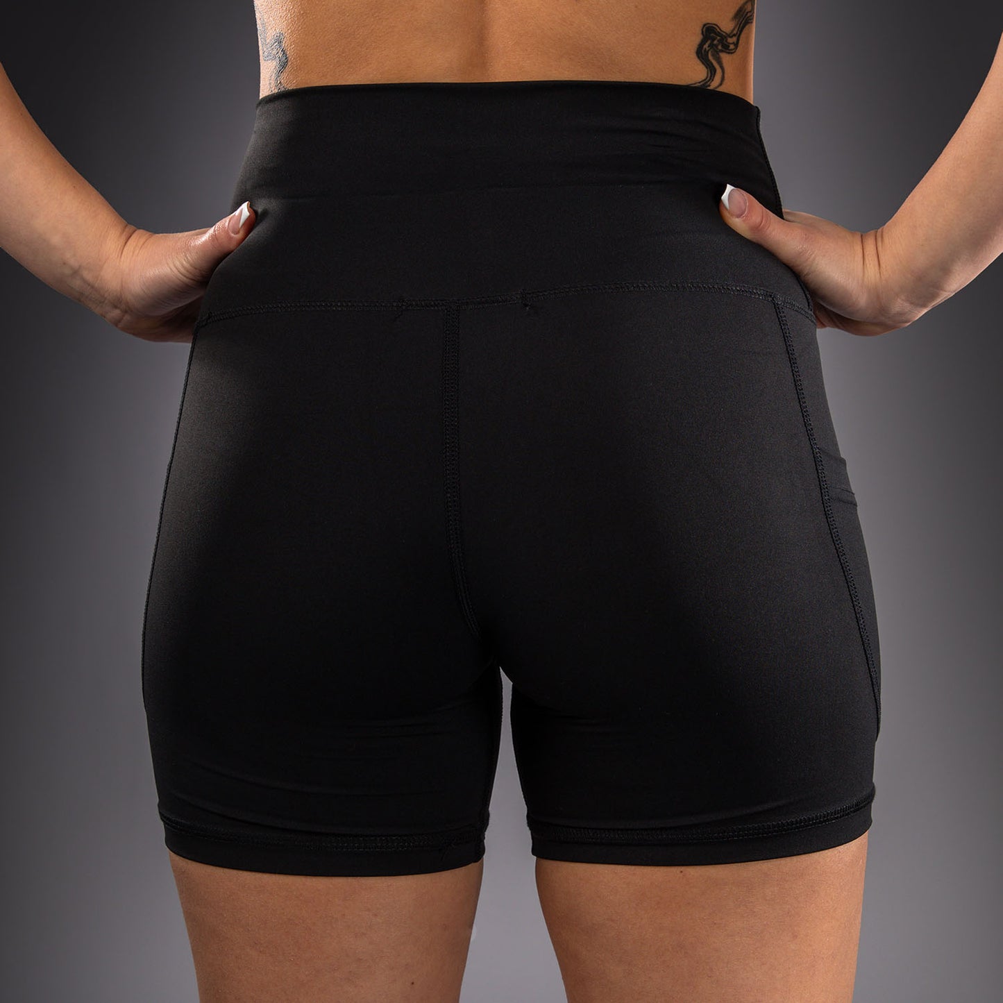 Venum Essential Compressieshorts voor dames - Zwart