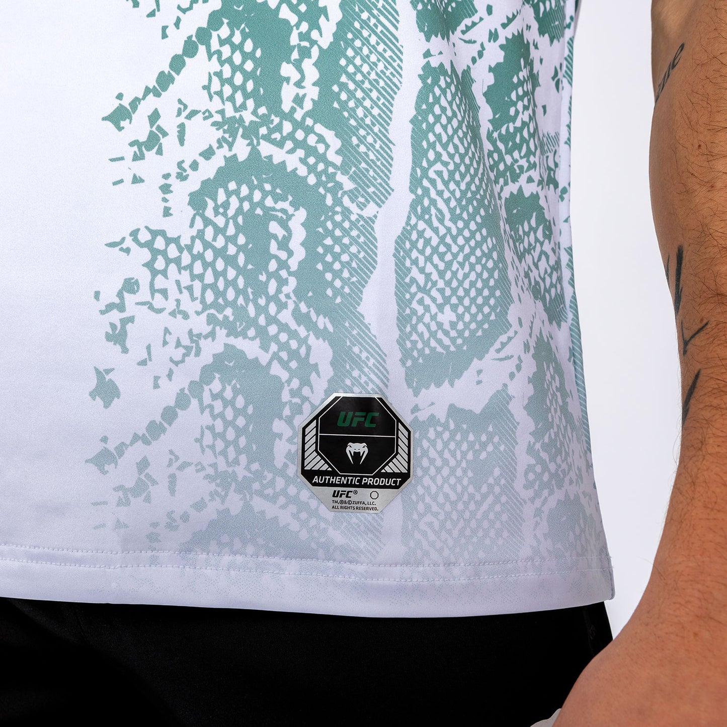 UFC Adrenaline by Venum Authentic Fight Night Trui voor Heren - Emerald Edition - Wit/Groen