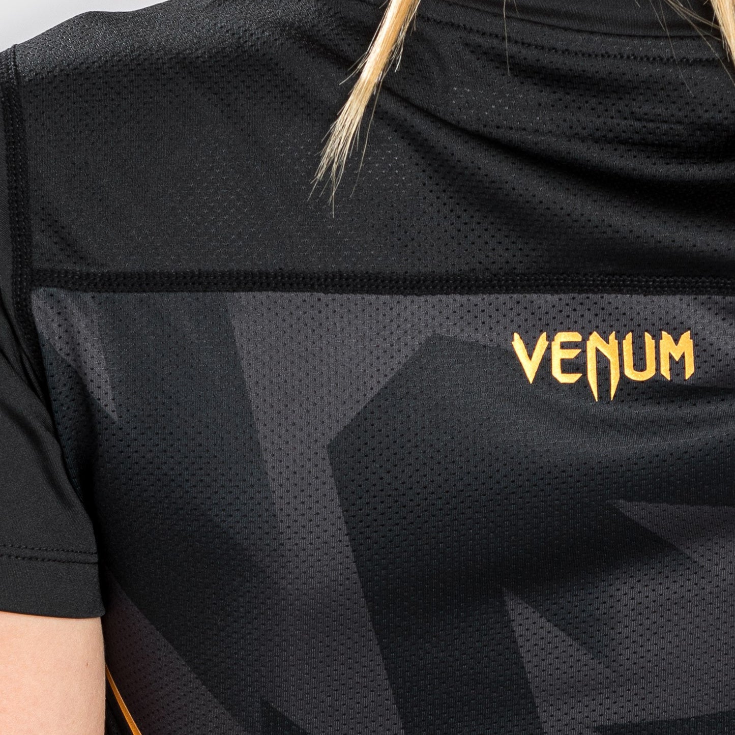 Venum Razor Dry Tech T-shirt - voor dames - zwart/goud
