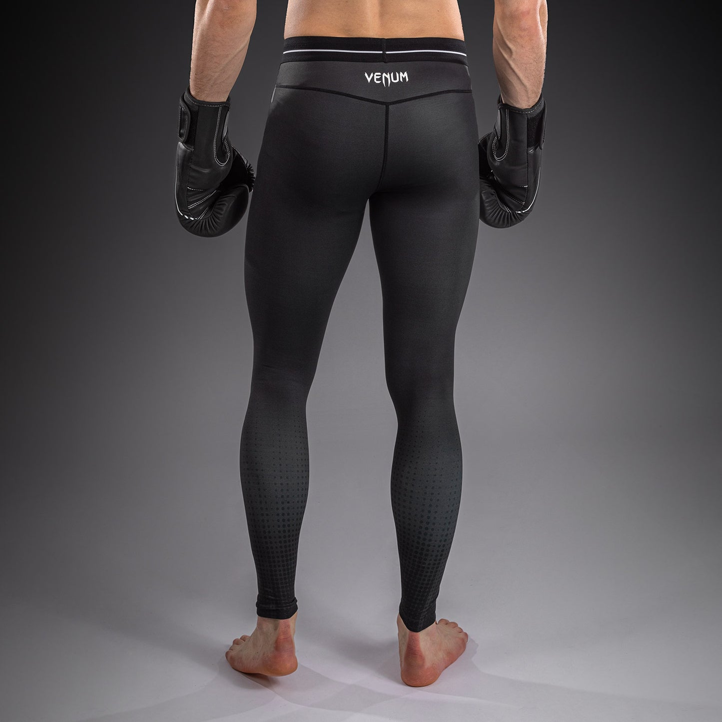 Venum Stealth Spats – Zwart/Wit