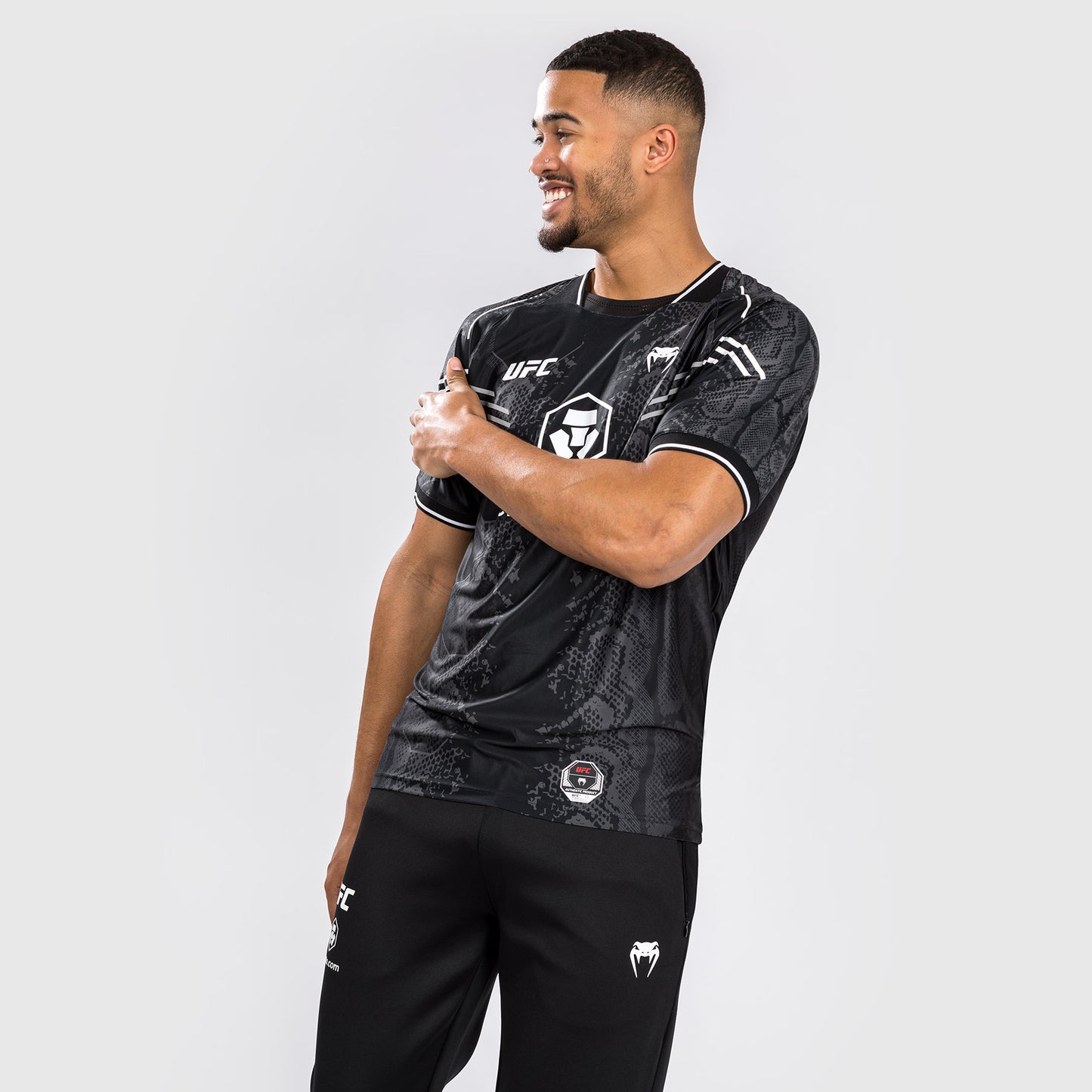 UFC Adrenaline by Venum Authentic Fight Night Heren Walkout Jersey - Zwart