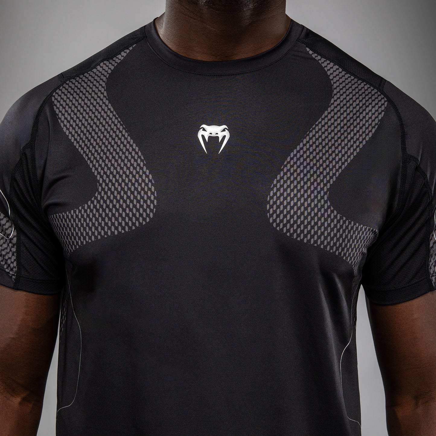 Venum Nexus Dry-Tech T-shirt – Zwart/Zilver