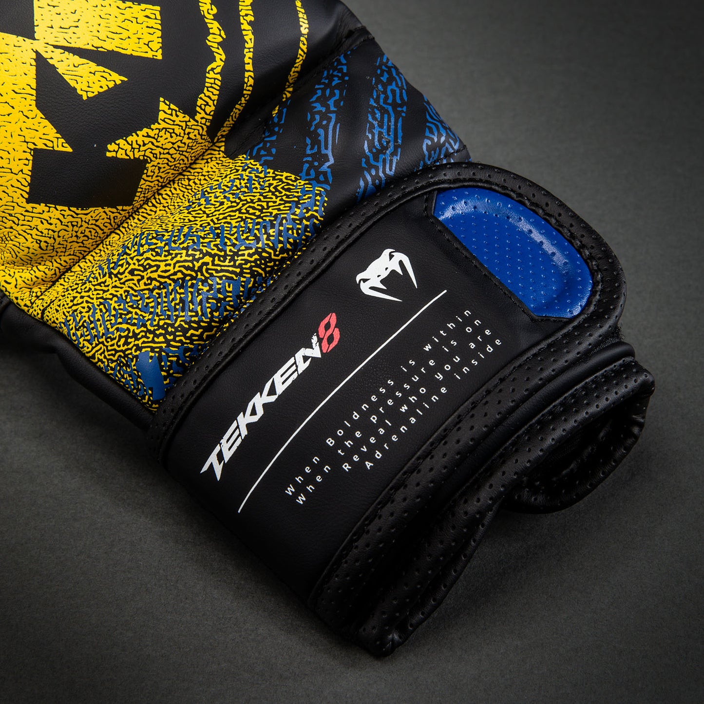 Venum x TEKKEN 8 Sparring Handschoenen - King - Zwart/Geel