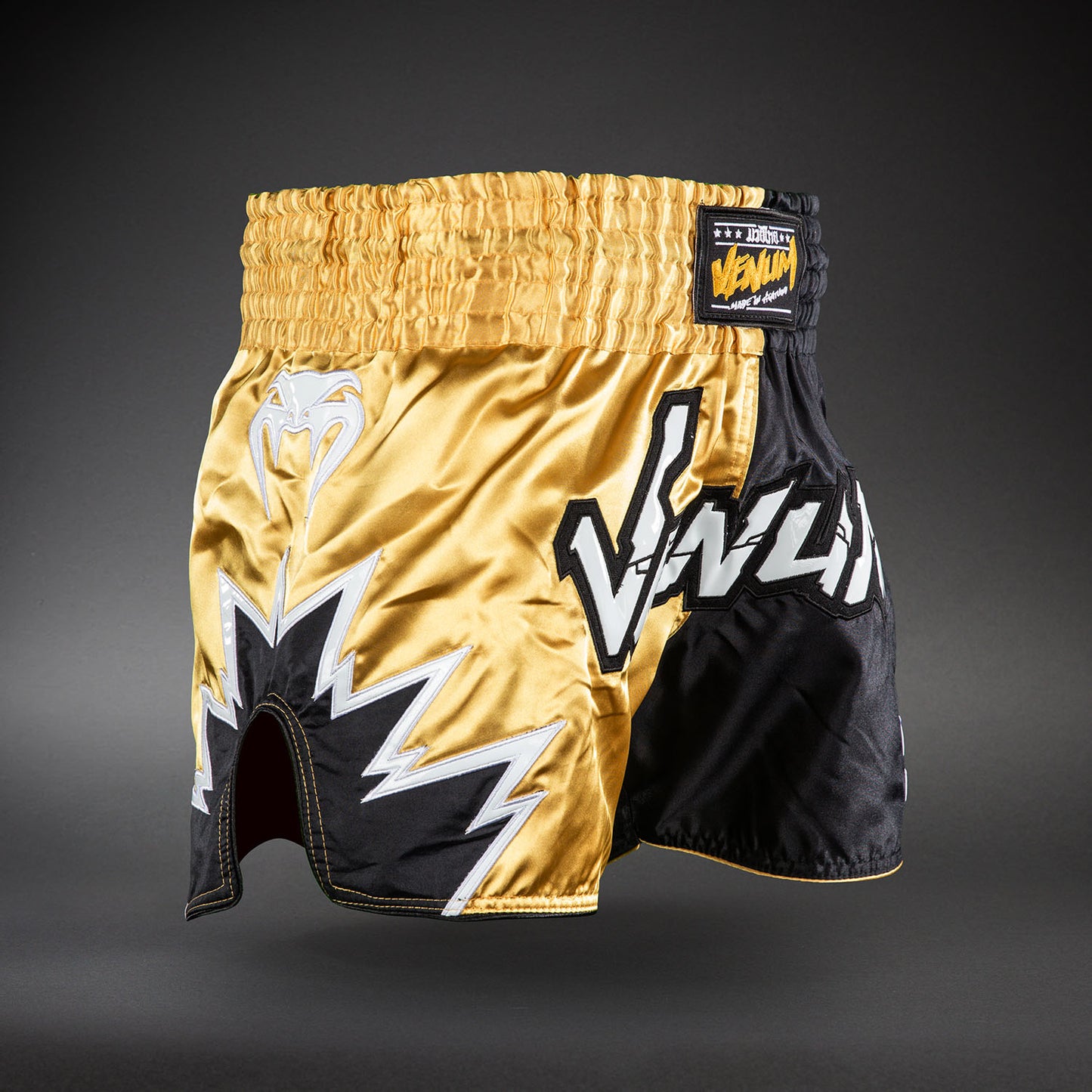 Venum Inferno 2.0 Muay Thai Shorts - Zwart/Goud