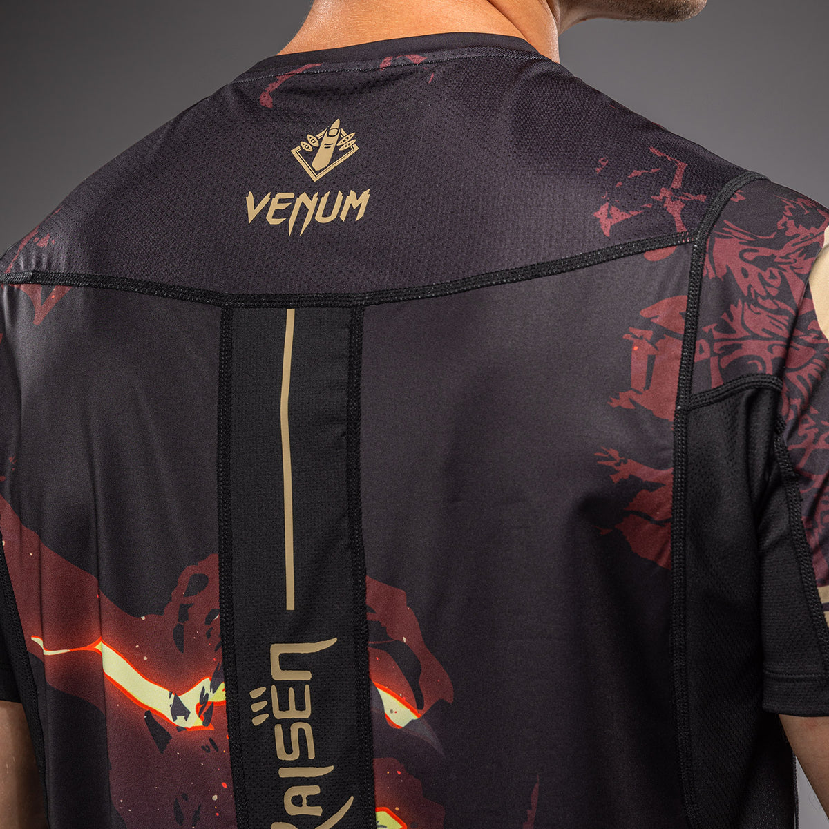 Jujutsu Kaisen x Venum Sukuna Dry Tech T-shirt – Zwart/Lichtbeige