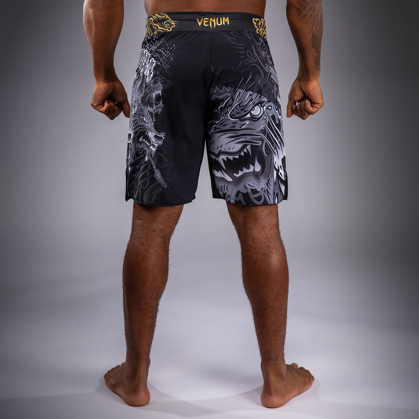 Venum Wolf Atak Fightshorts – Zwart/Grijs